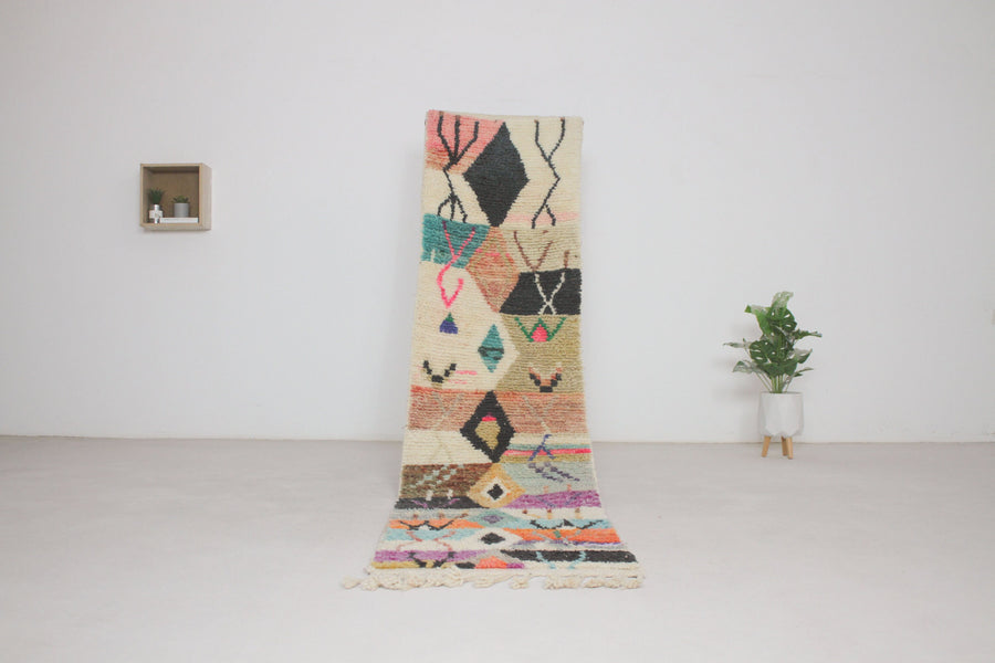 Cream Boujaad-style Moroccan runner No. h62, abstract free composition, full view