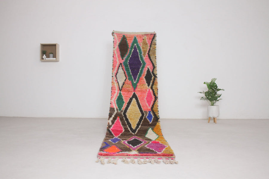 Cream Boujaad-style Moroccan runner No. h52, central motif, full view