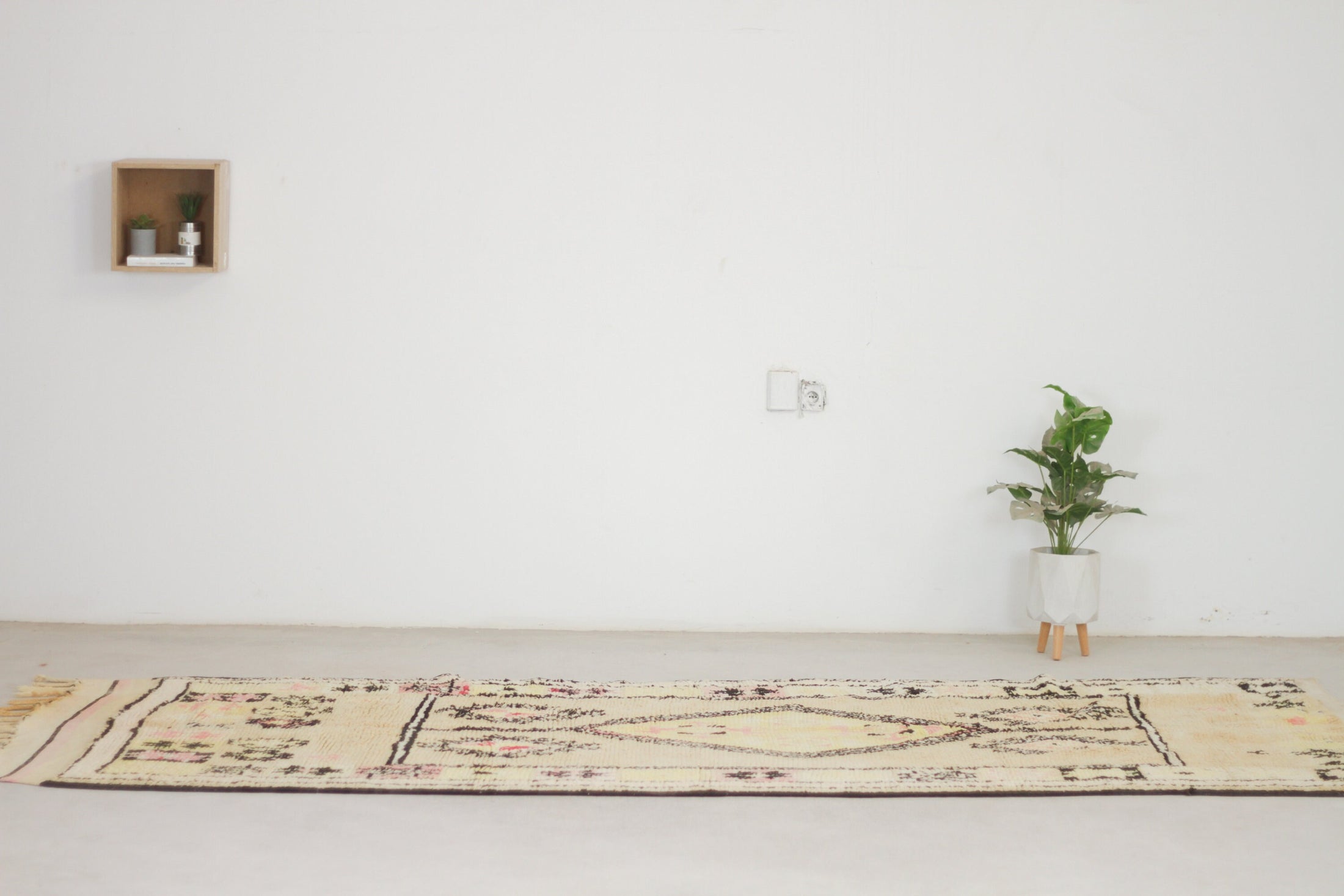 Vintage Moroccan Rug – Handmade Wool Berber rug, 5x11 ft – Yellow beni mguild rug