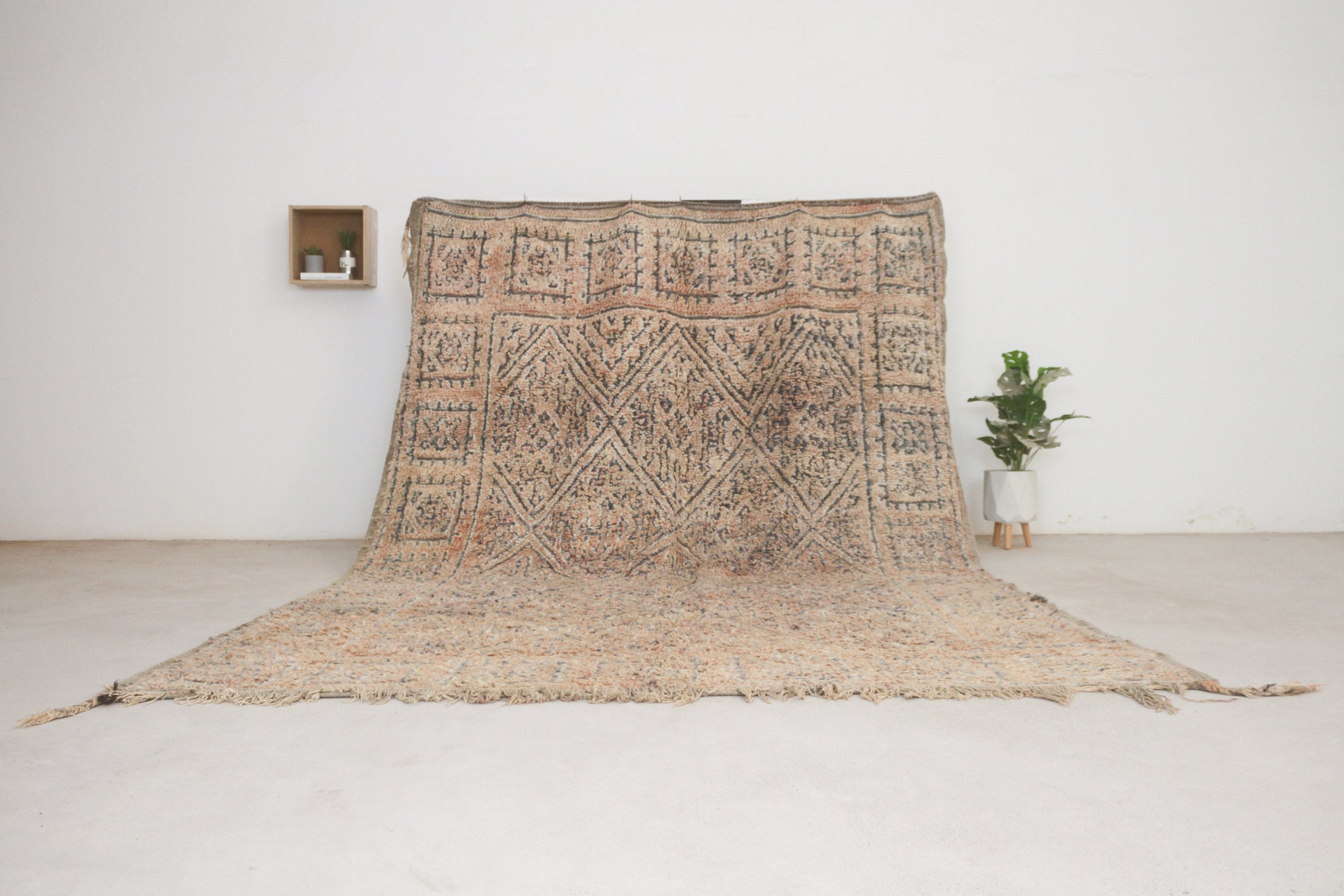 Vintage Moroccan Rug – Handmade Wool Berber rug, 7x10 ft – beni mguild rug