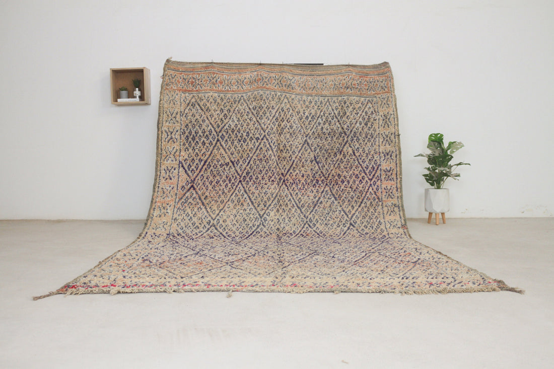 Vintage cream Moroccan rug No. 94, 6'7" x 10'5", full view