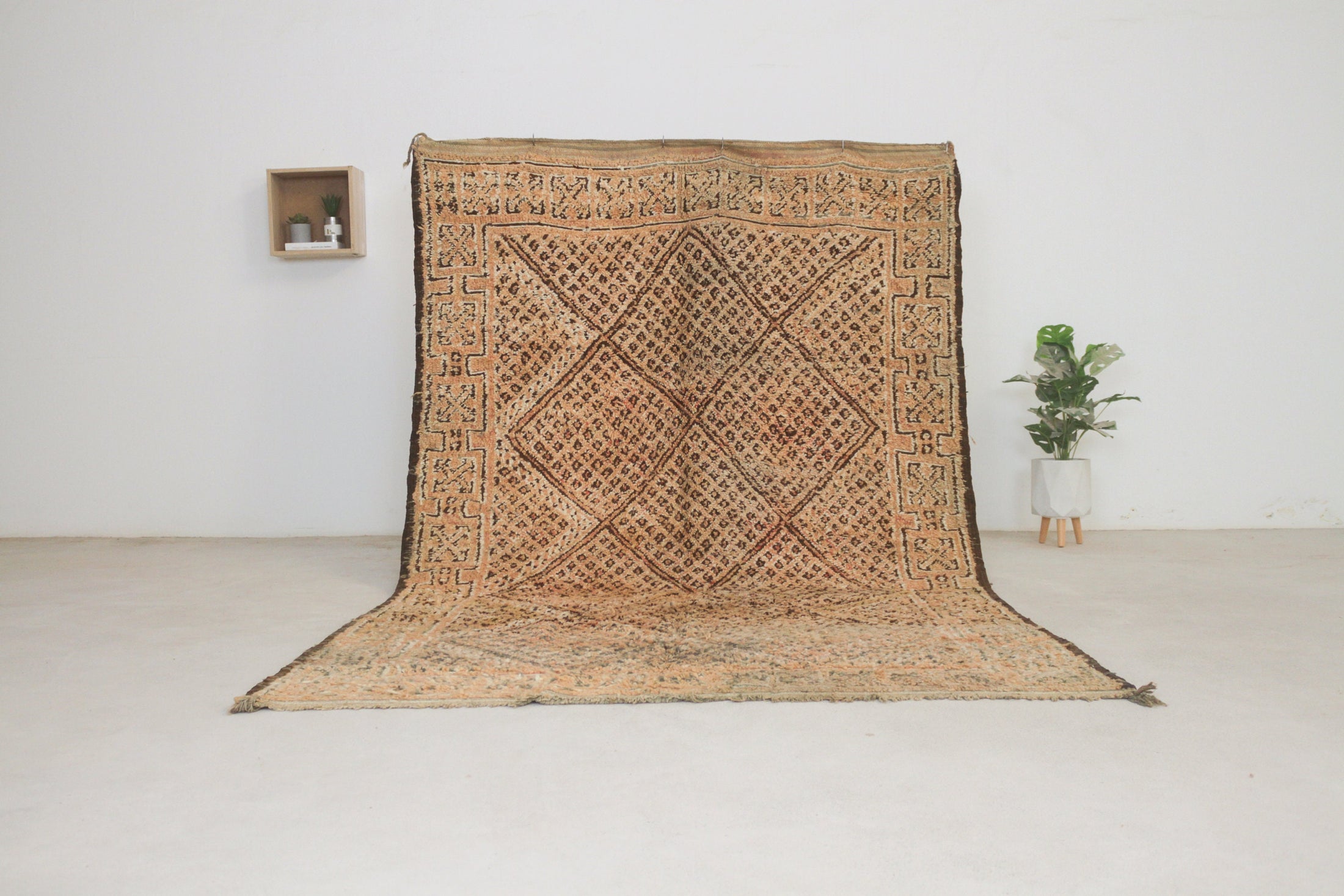 Vintage Moroccan Rug – Handmade Wool Berber rug, 6x9 ft – beni mguild rug