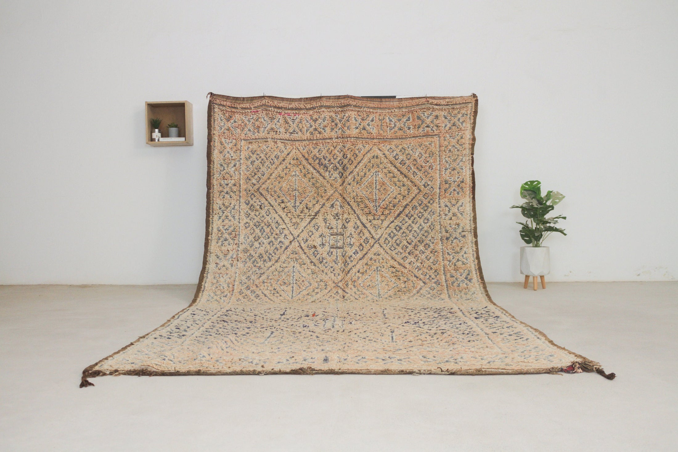 Vintage Moroccan Rug – Handmade Wool Berber rug, 7x11 ft – beige beni mguild rug