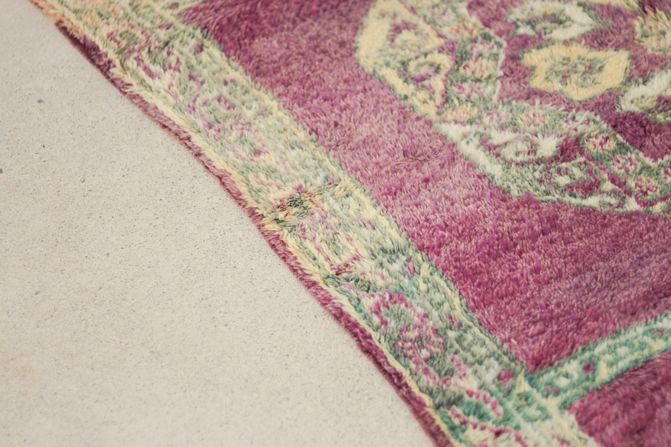 Vintage Moroccan Rug – Handmade Wool Berber rug, 4x7 ft – Purple beni mguild rug
