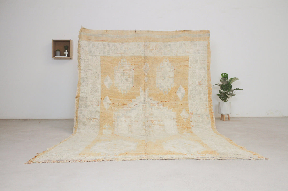 Vintage peach Moroccan rug No. 131, 6'1" x 9'2", full view