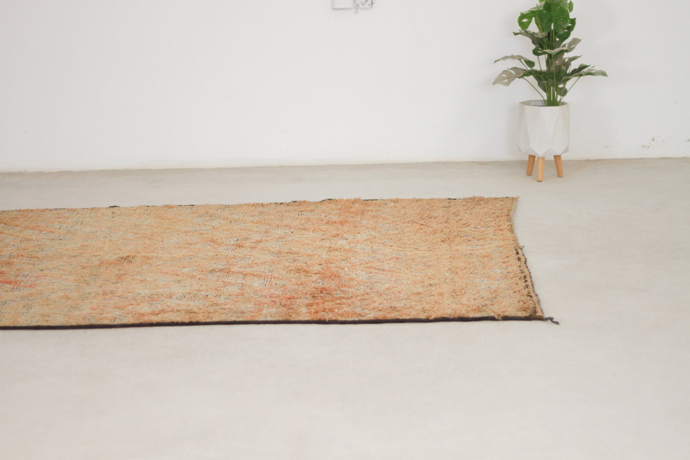 Vintage Moroccan Rug – Handmade Wool Berber rug, 5x10 ft – beni mguild rug