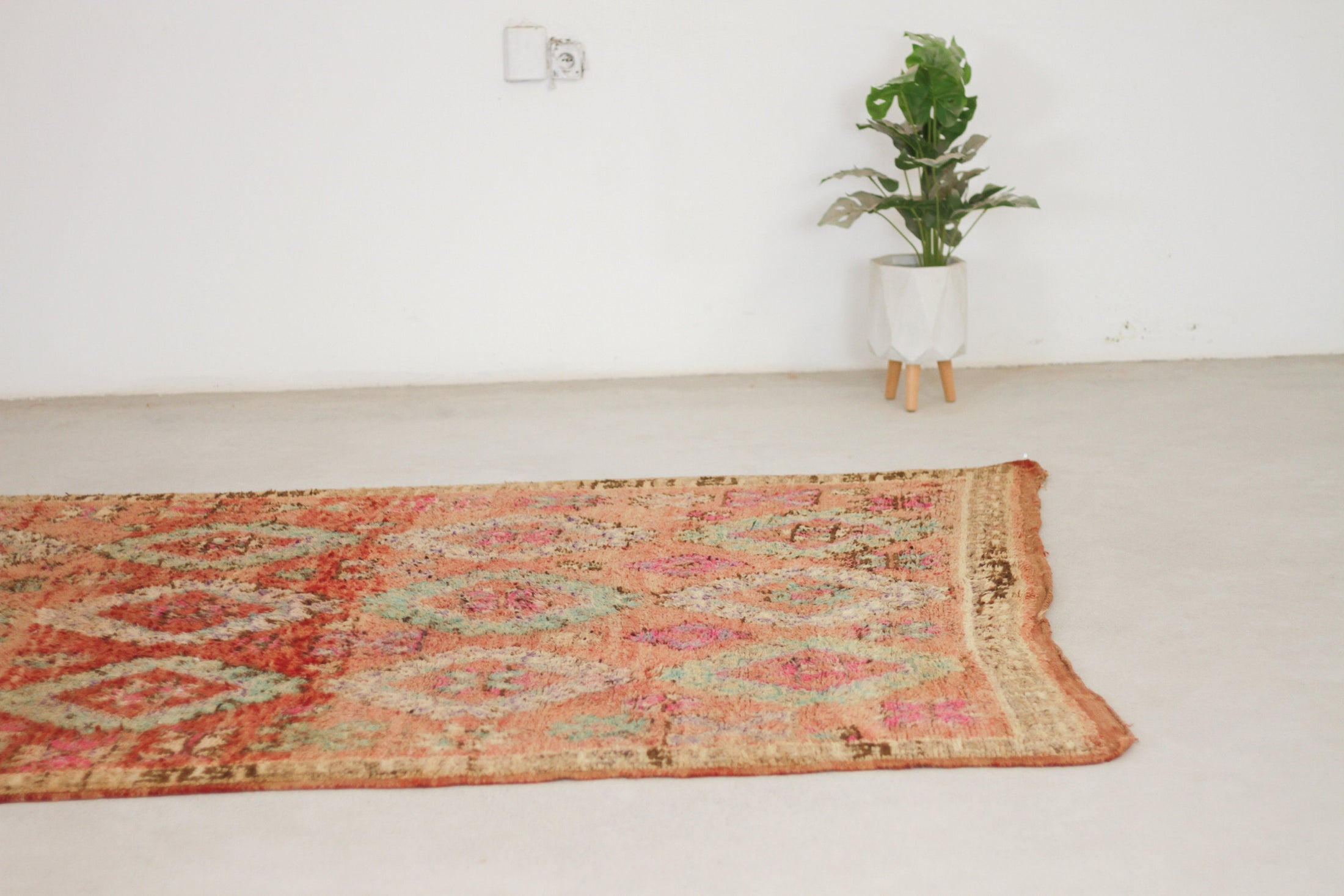 Vintage Moroccan Rug – Handmade Wool Berber rug, 6x11 ft – Red beni mguild rug