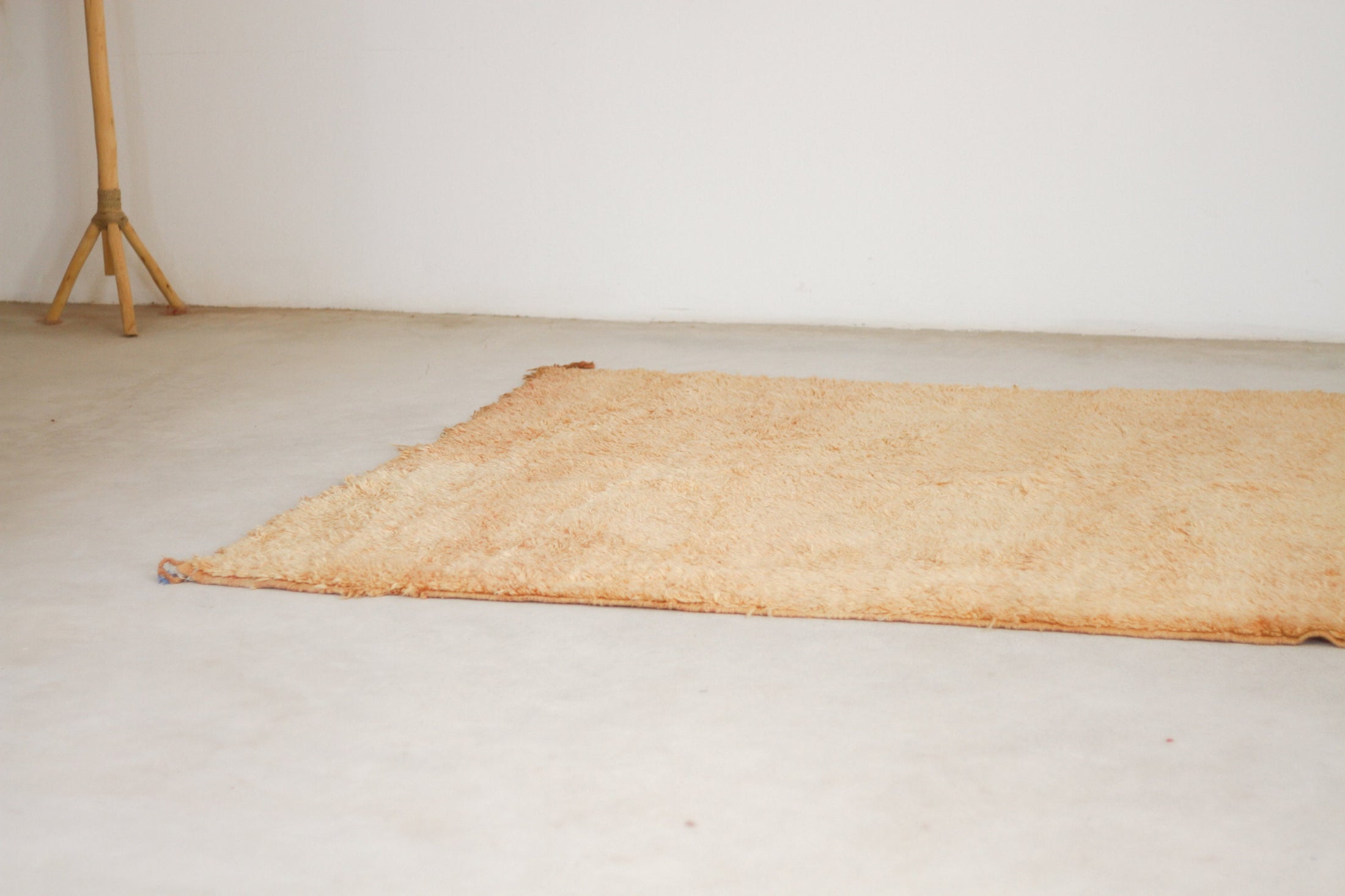 Vintage Moroccan Rug – Handmade Wool Berber rug, 7x10 ft – Peach beni mguild rug