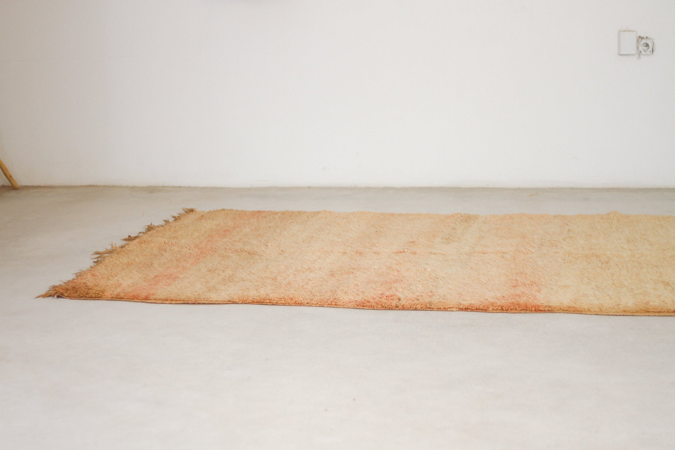 Vintage Moroccan Rug – Handmade Wool Berber rug, 6x10 ft – Peach beni mguild rug