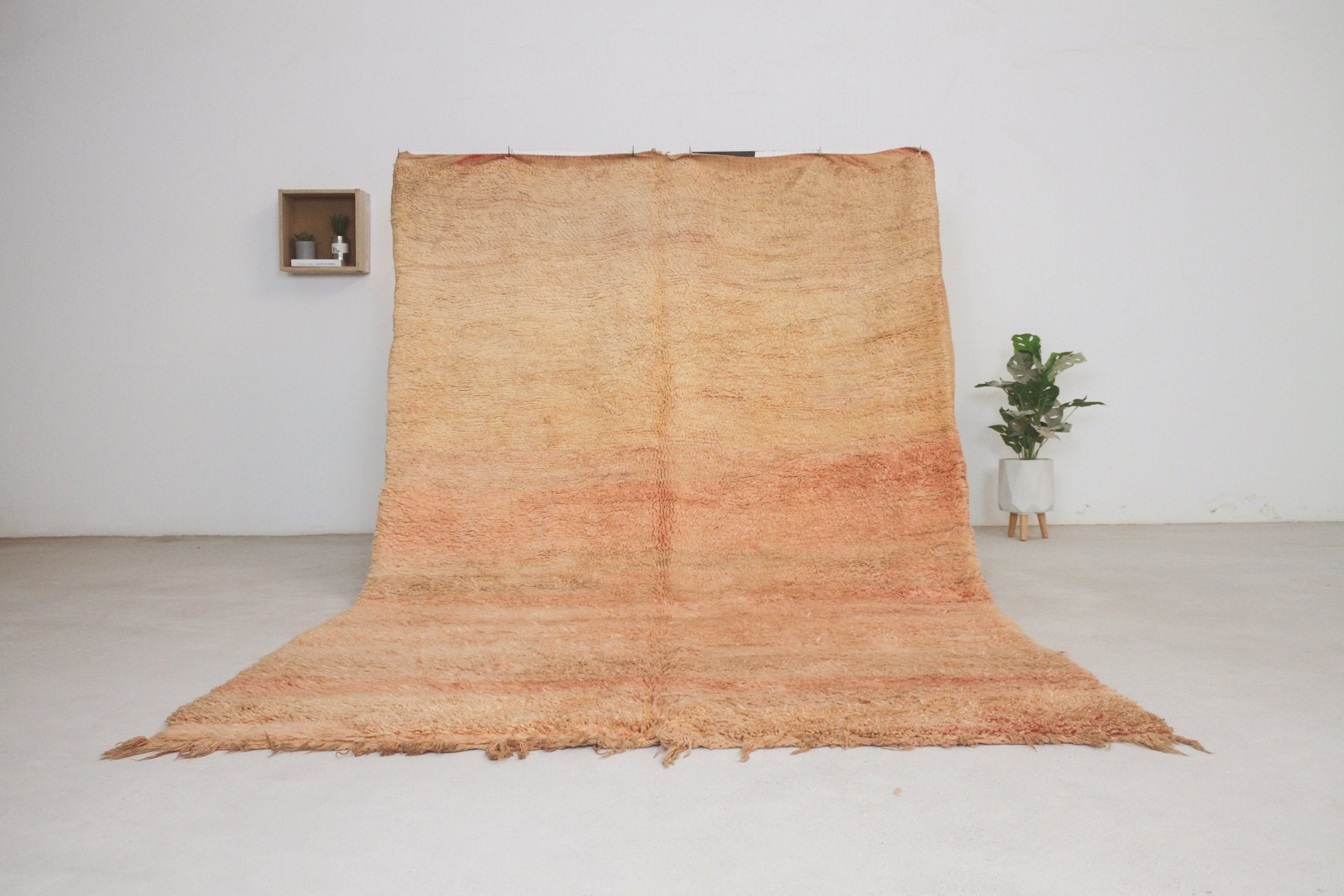 Vintage Moroccan Rug – Handmade Wool Berber rug, 6x10 ft – Peach beni mguild rug
