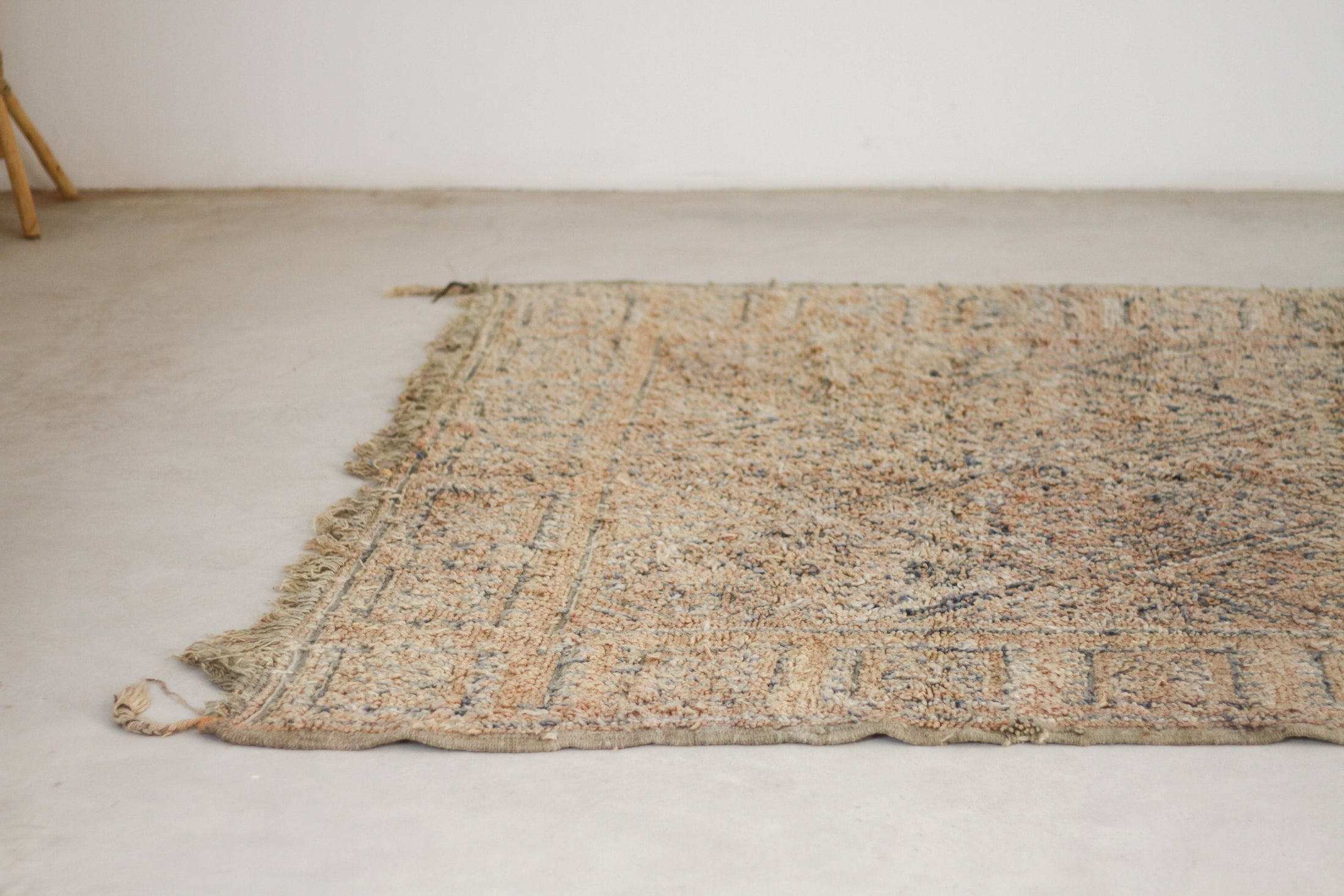 Vintage Moroccan Rug – Handmade Wool Berber rug, 7x10 ft – beni mguild rug