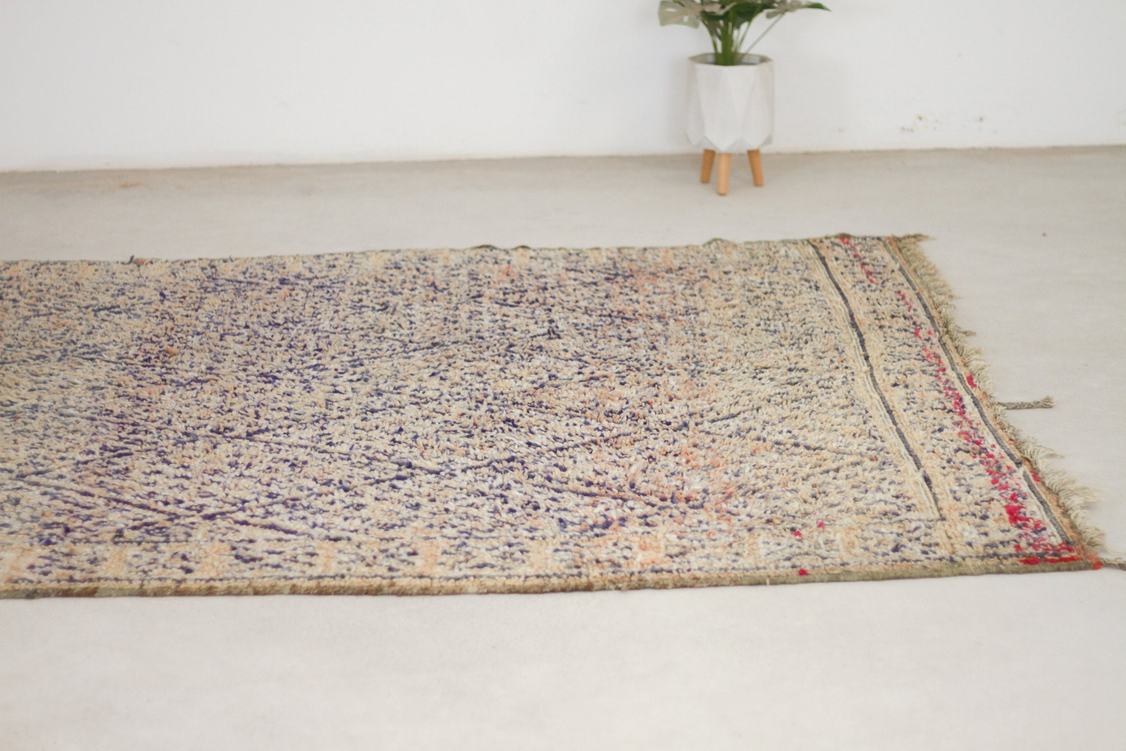 Vintage Moroccan Rug – Handmade Wool Berber rug, 6x10 ft – beni mguild rug