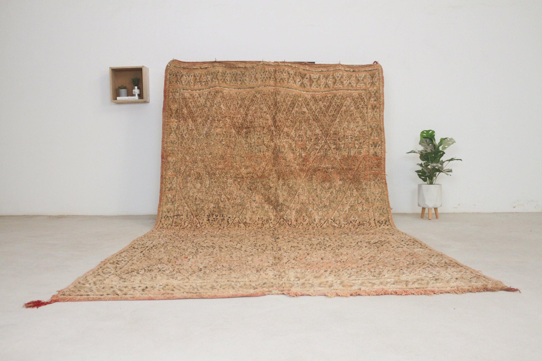 Vintage Moroccan Rug – Handmade Wool Berber rug, 6x11 ft – Peach beni mguild rug