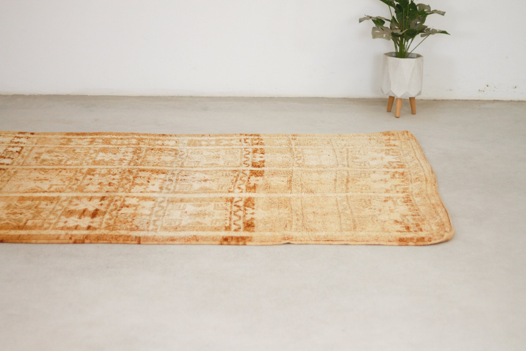 Vintage Moroccan Rug – Handmade Wool Berber rug, 5x8 ft – Yellow beni mguild rug