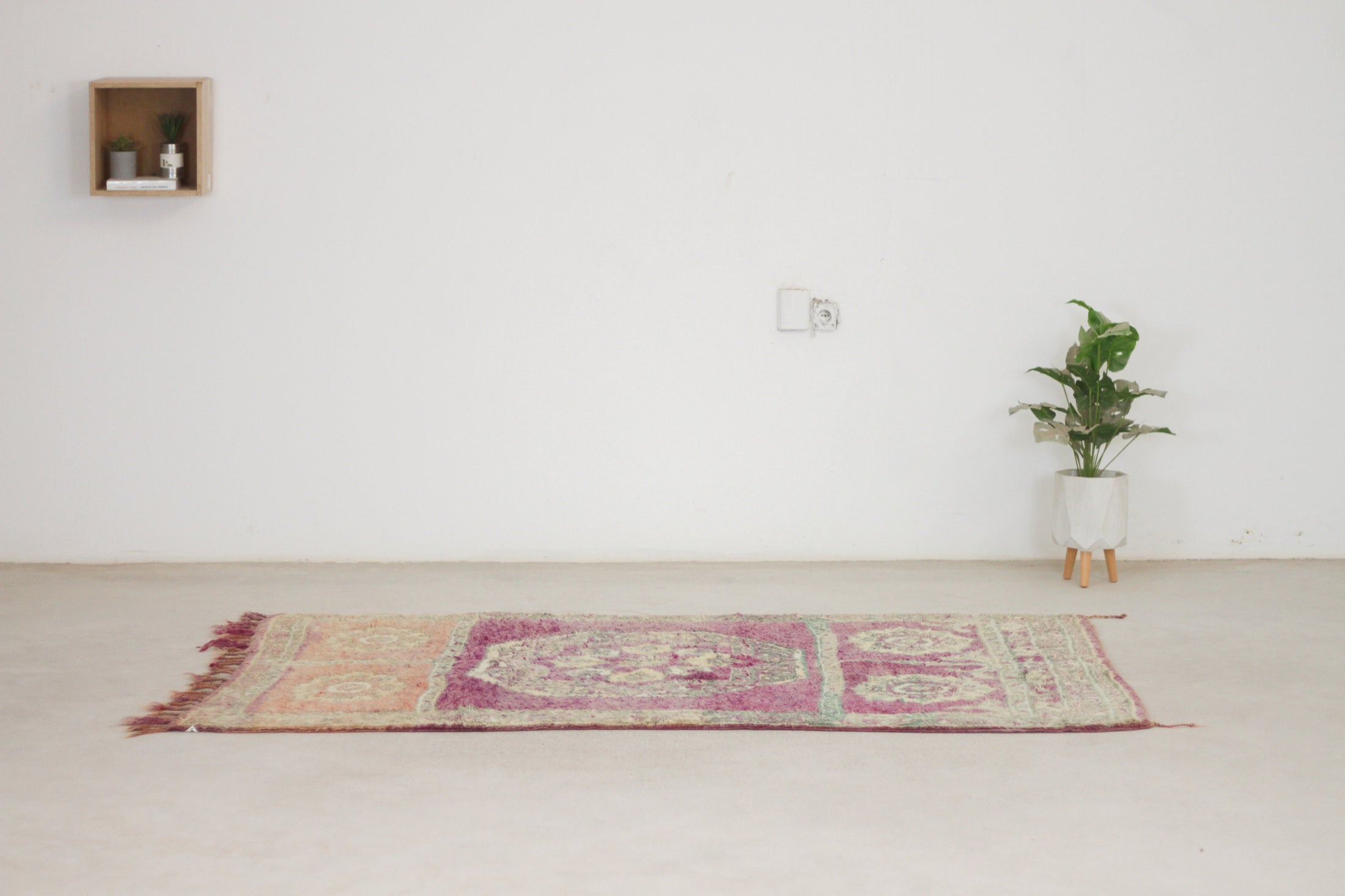 Vintage Moroccan Rug – Handmade Wool Berber rug, 4x7 ft – Purple beni mguild rug