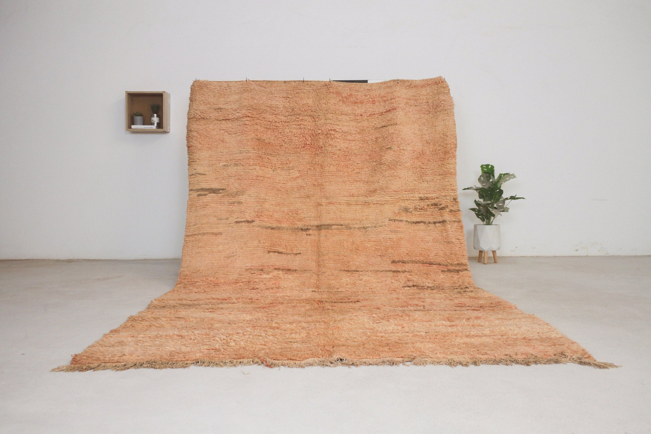 Vintage Moroccan Rug – Handmade Wool Berber rug, 6x10 ft – Peach beni mguild rug