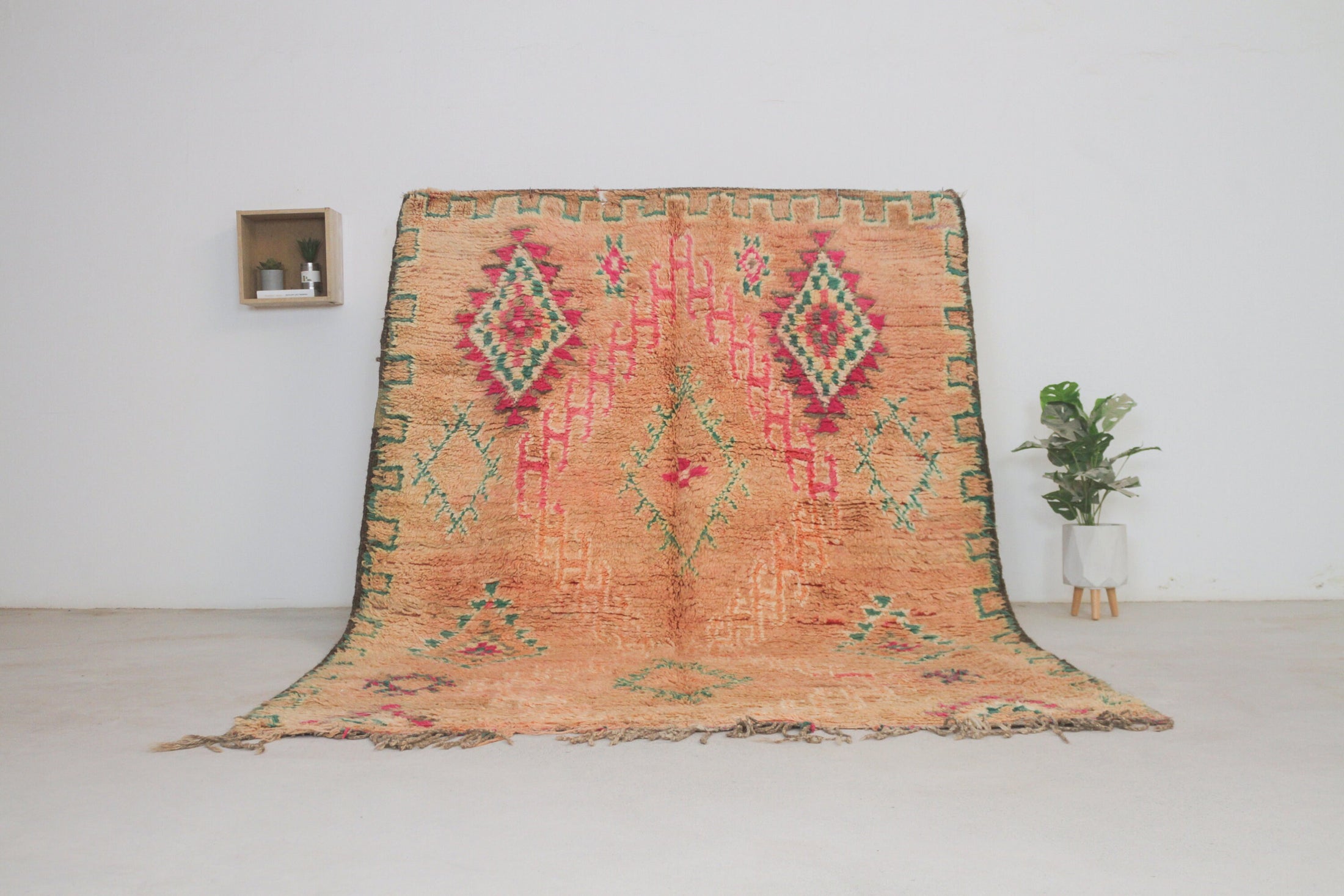 Vintage Moroccan Rug – Handmade Wool Berber rug, 6x8 ft – Pink beni mguild rug