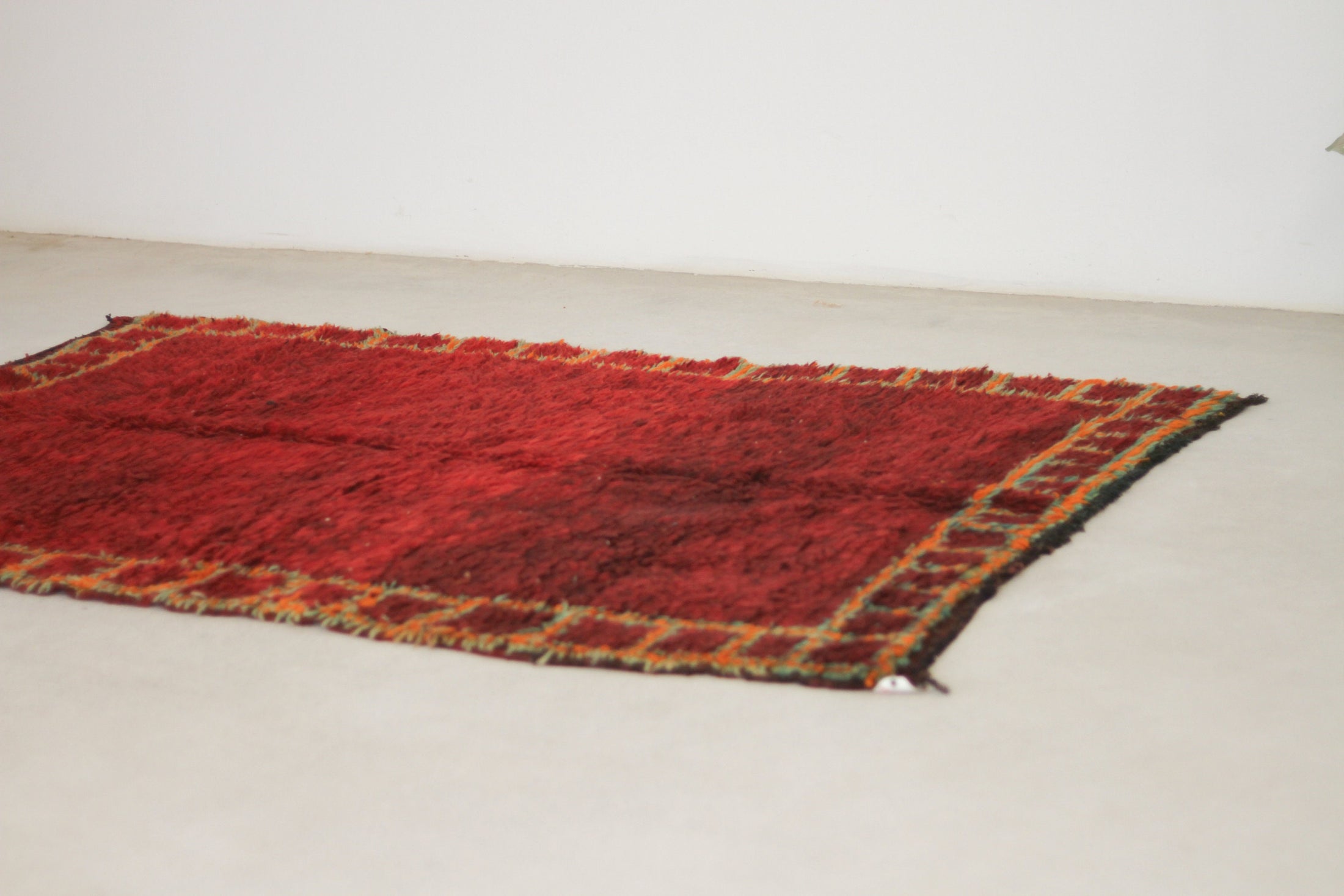 Vintage Moroccan Rug – Handmade Wool Berber rug, 5x8 ft – Red beni mguild rug