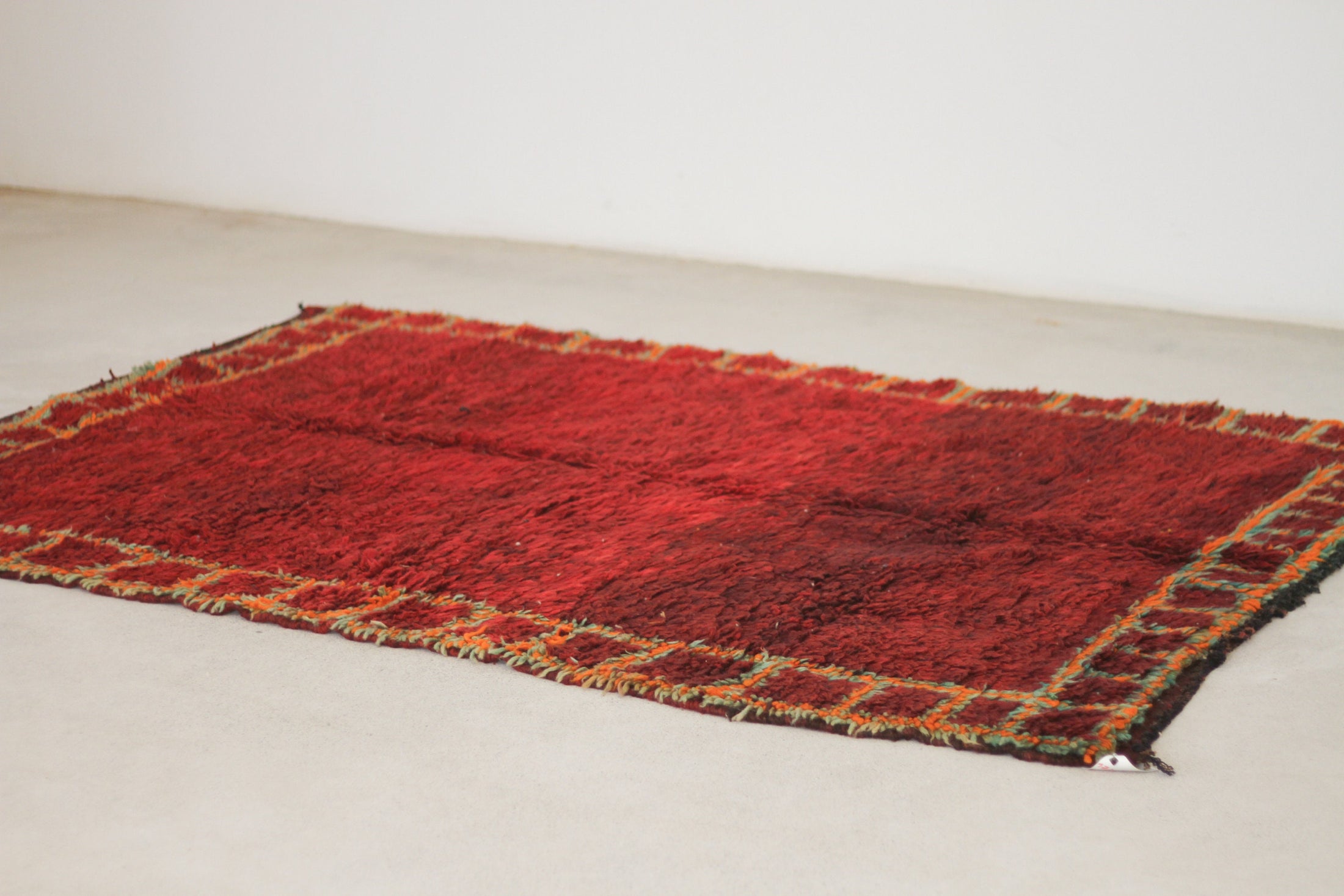 Vintage Moroccan Rug – Handmade Wool Berber rug, 5x8 ft – Red beni mguild rug