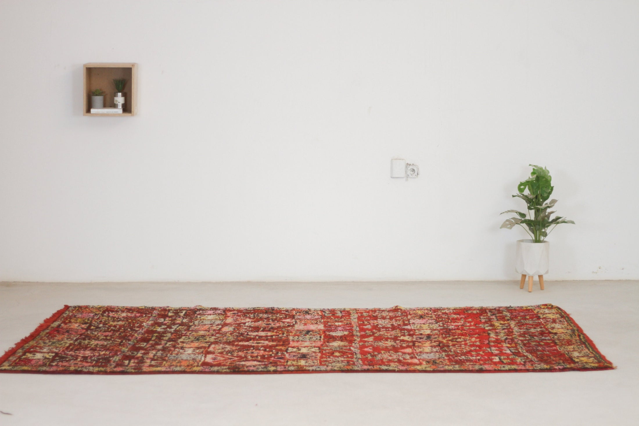 Vintage Moroccan Rug – Handmade Wool Berber rug, 6x10 ft – Red beni mguild rug