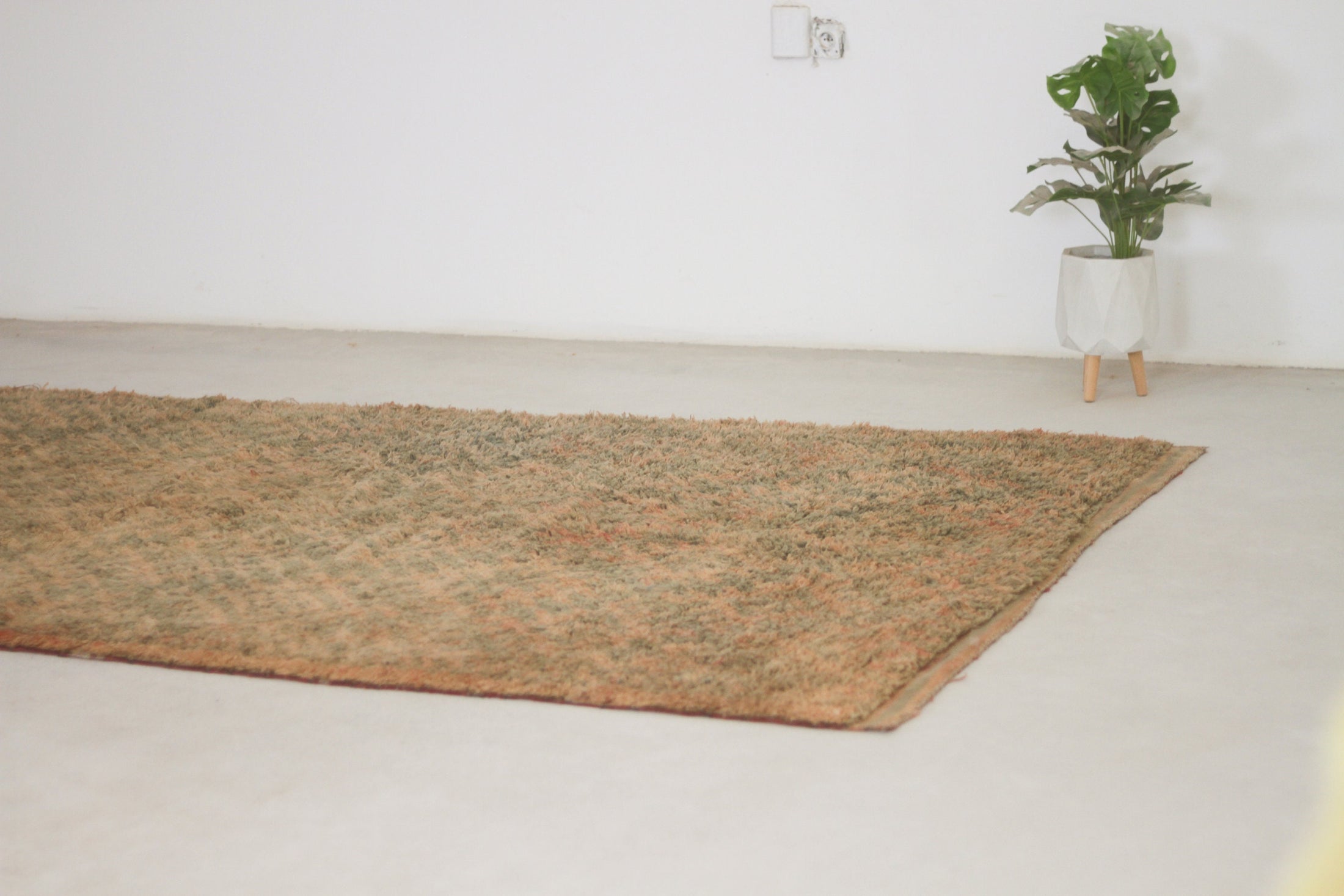Vintage Moroccan Rug – Handmade Wool Berber rug, 6x10 ft – beni mguild rug