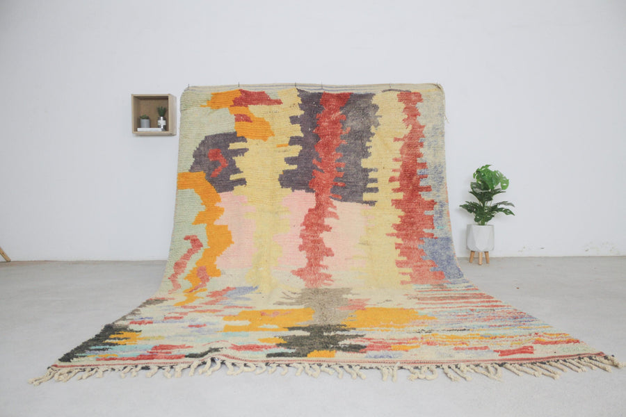 Cream Boujaad-style Moroccan rug No. L-A110, abstract free composition, full view