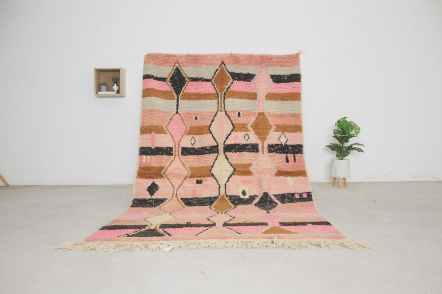 Pink Boujaad-style Moroccan rug No. L-A96, all-over pattern, full view