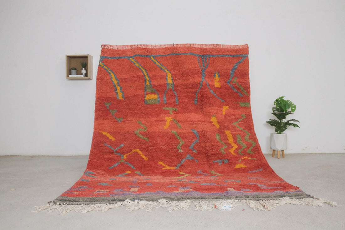 Red Boujaad-style Moroccan rug No. L-A78, mostly plain field, full view