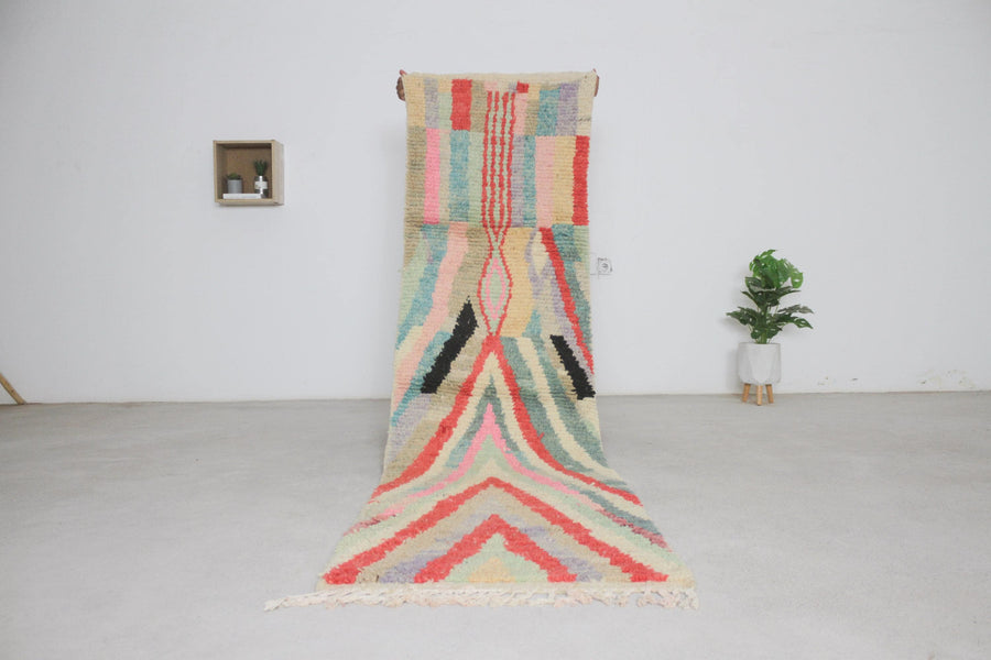 Cream Boujaad-style Moroccan runner No. L-k6, abstract free composition, full view