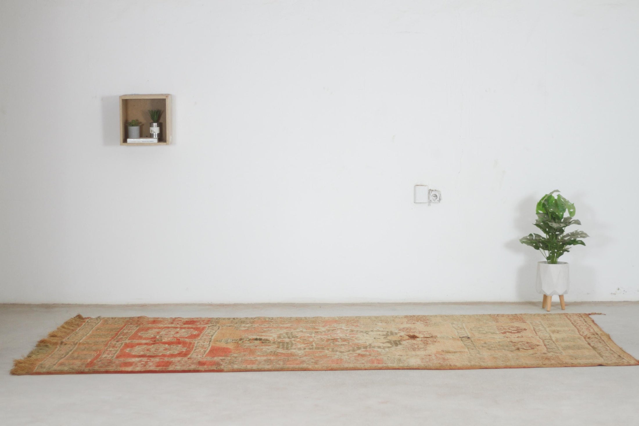 Vintage Moroccan Rug – Handmade Wool Berber rug, 6x11 ft – Peach beni mguild rug