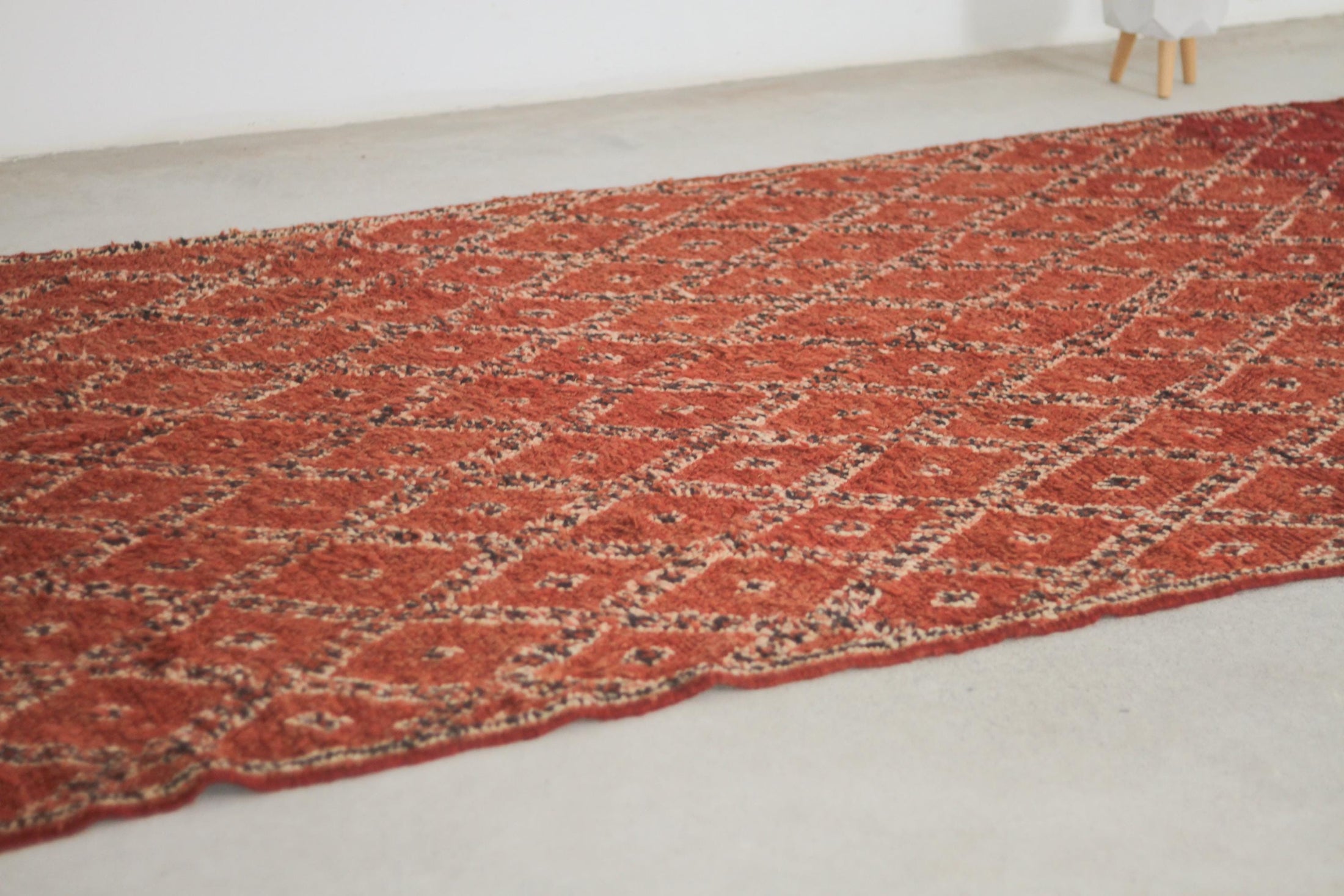 Vintage Moroccan Rug – Handmade Wool Berber rug, 6x12 ft – Red beni mguild rug
