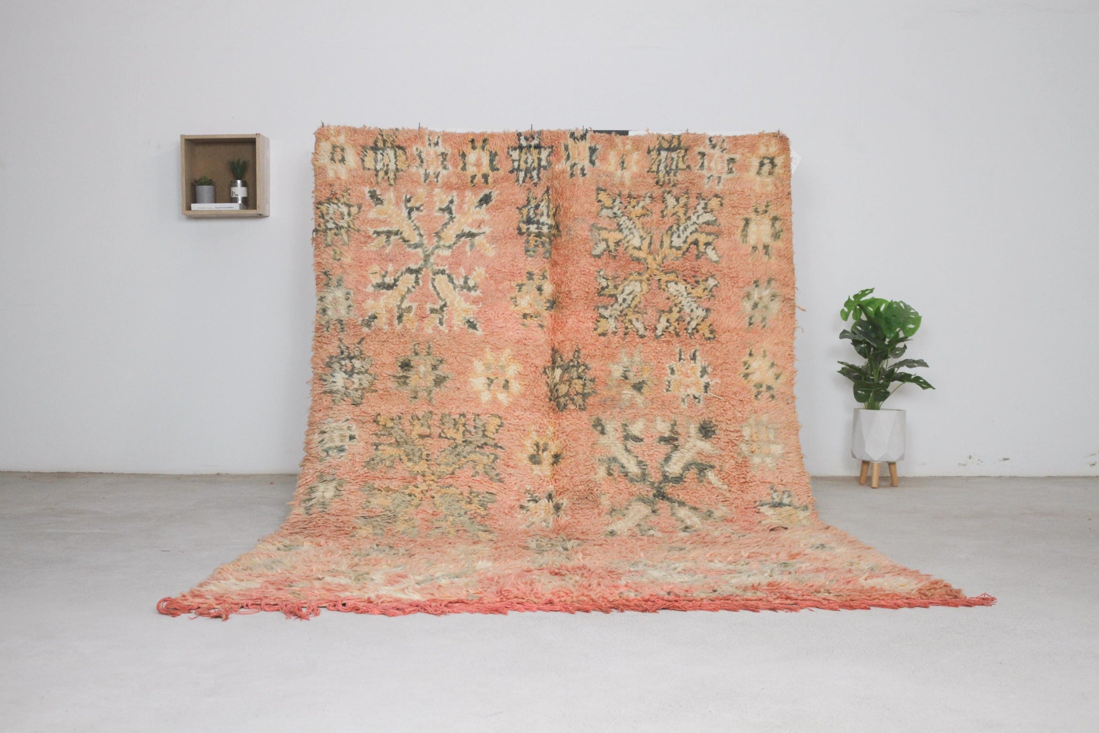 Vintage Moroccan Rug – Handmade Wool Berber rug, 5.5x8.5 ft – Peach beni mguild rug