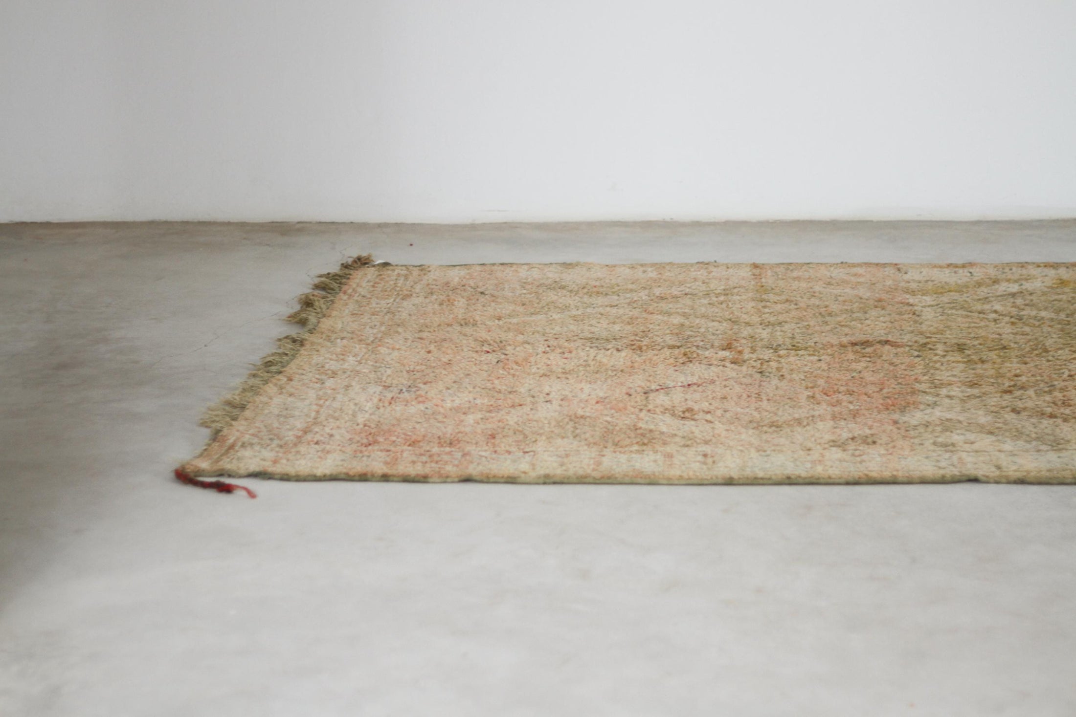 Vintage Moroccan Rug – Handmade Wool Berber rug, 6x11 ft – Peach beni mguild rug