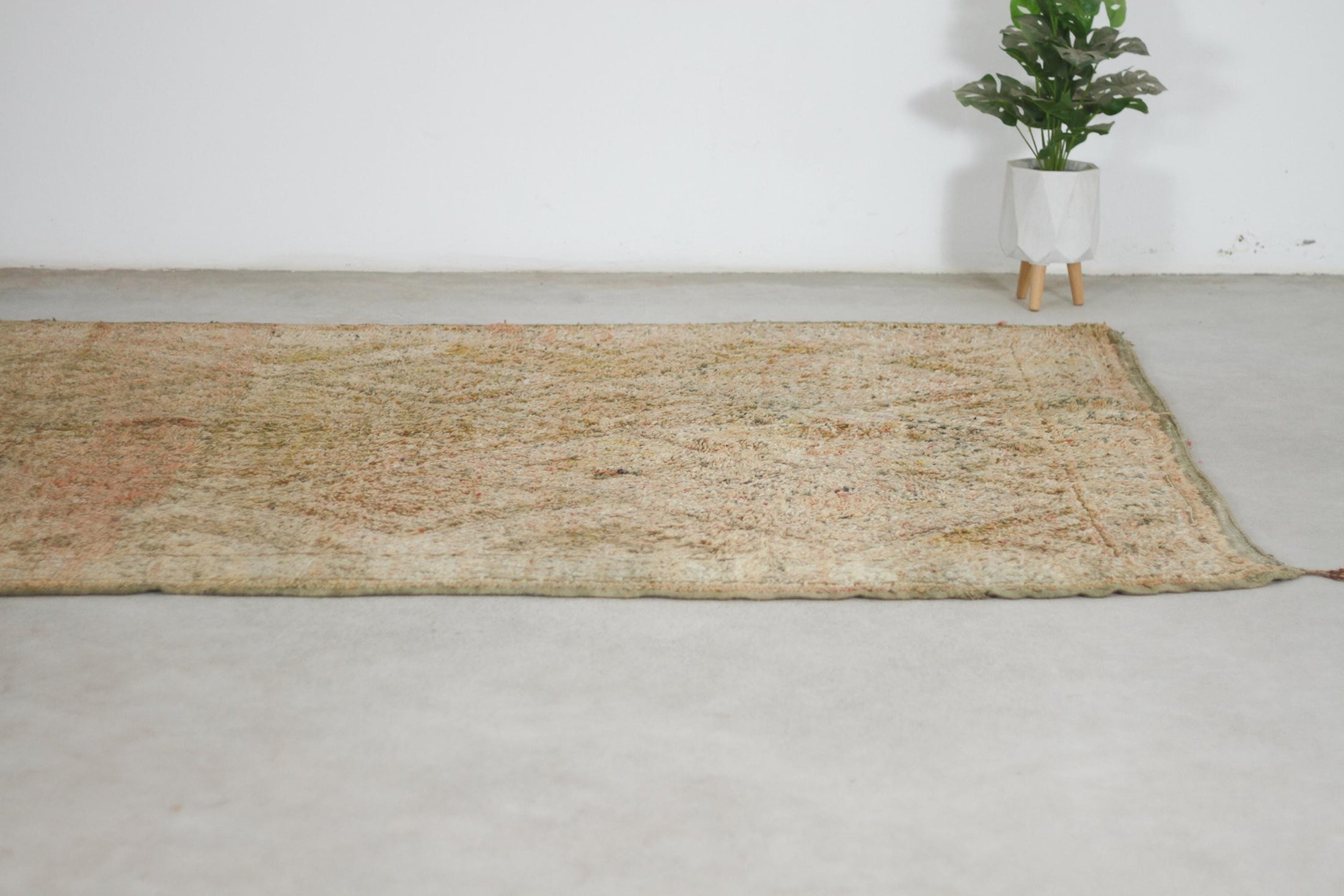Vintage Moroccan Rug – Handmade Wool Berber rug, 6x11 ft – Peach beni mguild rug