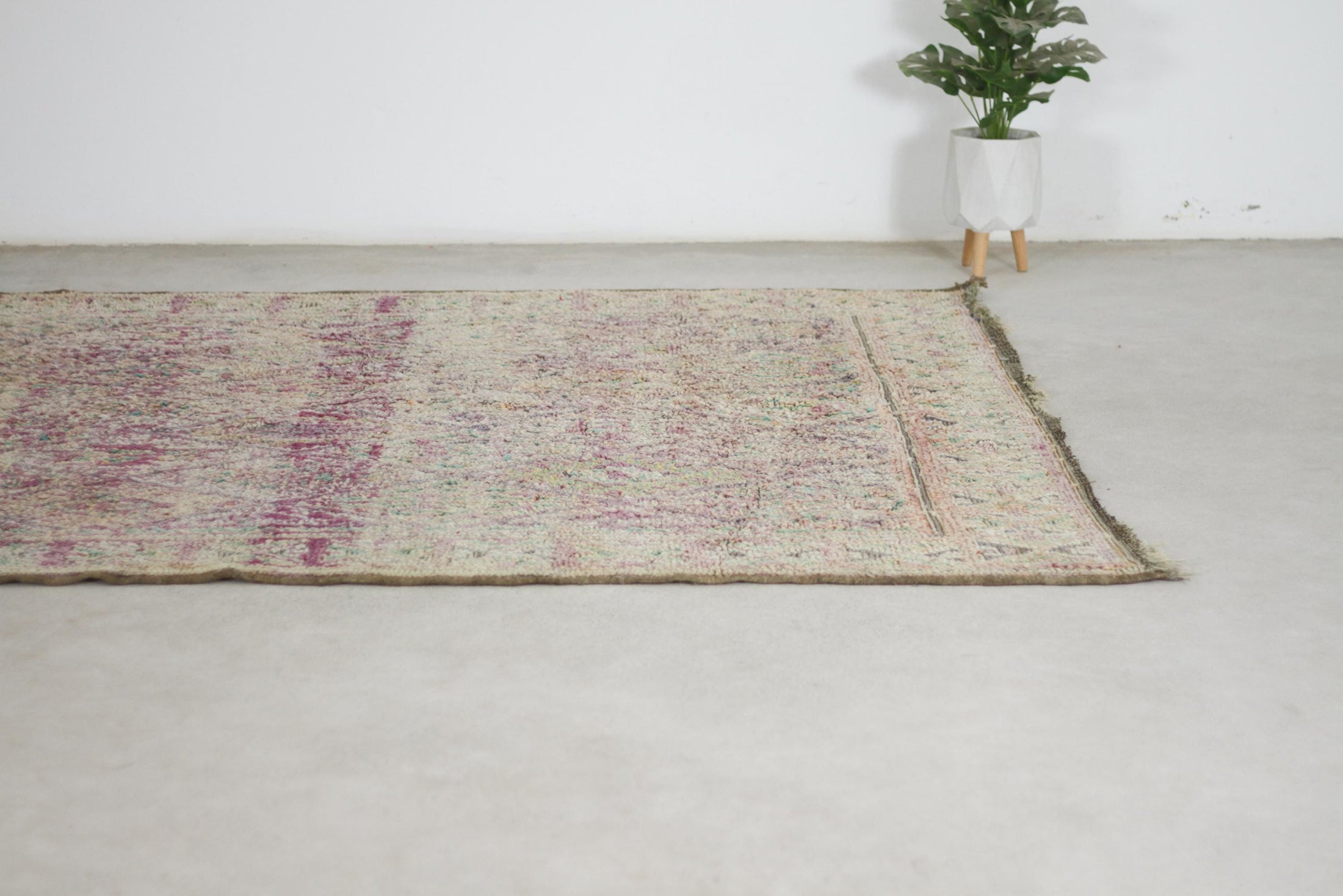Vintage Moroccan Rug – Handmade Wool Berber rug, 7x9 ft – Purple beni mguild rug