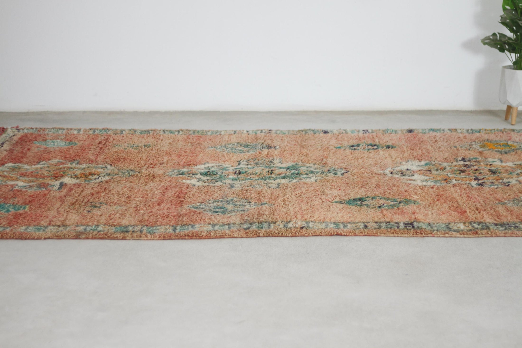 Vintage Moroccan Rug – Handmade Wool Berber rug, 6x10 ft – Peach beni mguild rug