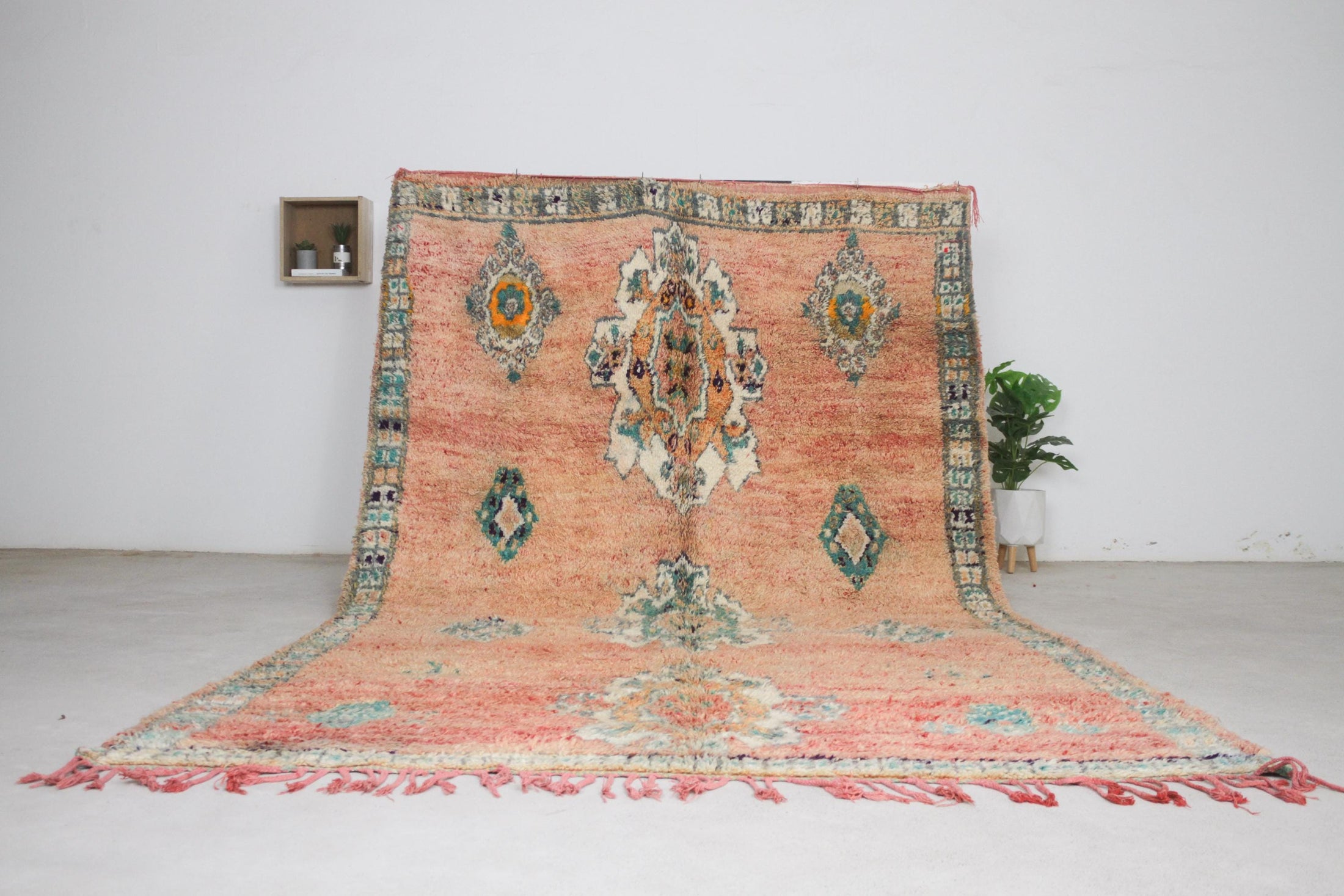 Vintage Moroccan Rug – Handmade Wool Berber rug, 6x10 ft – Peach beni mguild rug