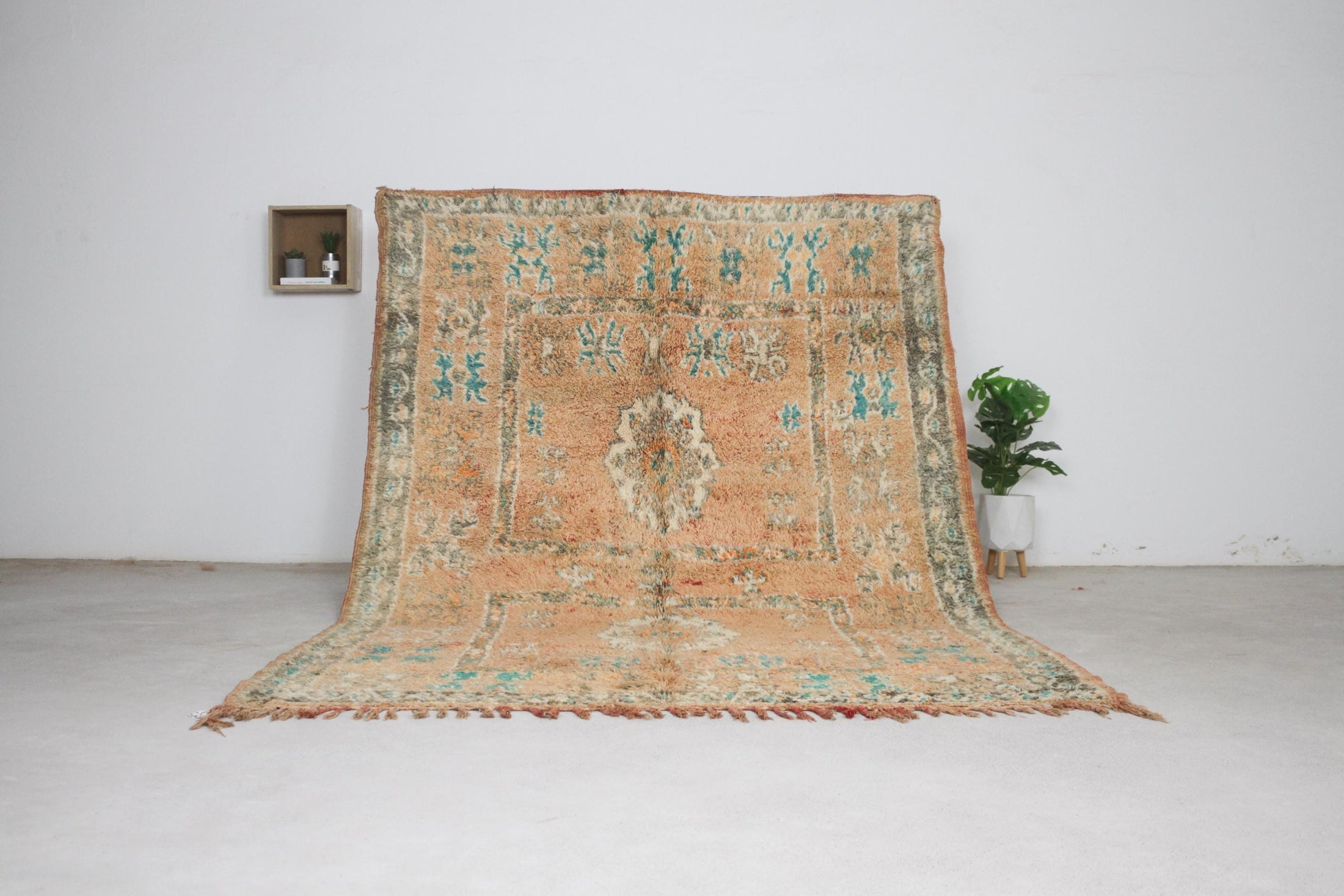 Vintage Moroccan Rug – Handmade Wool Berber rug, 6x9 ft – Peach beni mguild rug