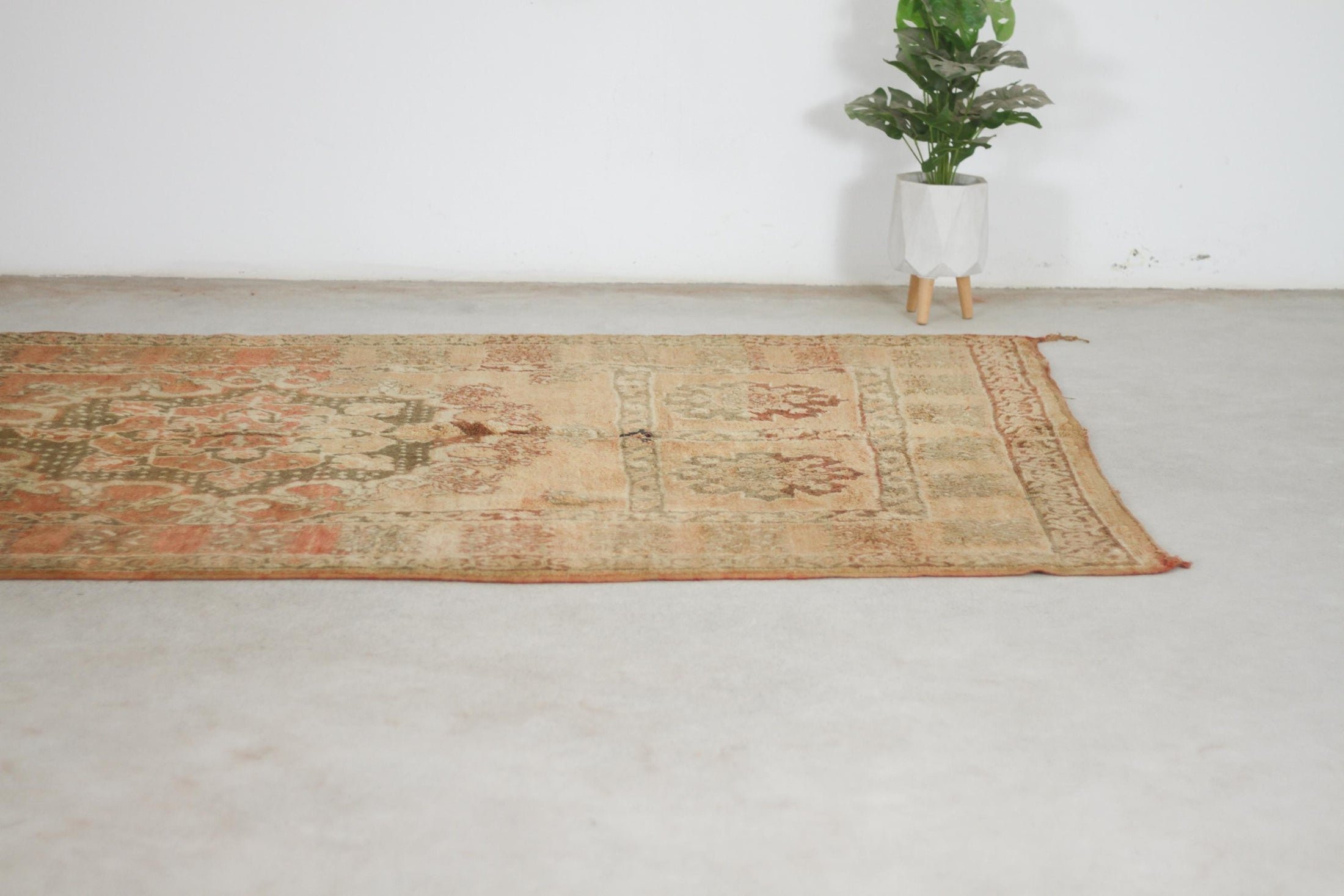 Vintage Moroccan Rug – Handmade Wool Berber rug, 6x11 ft – Peach beni mguild rug