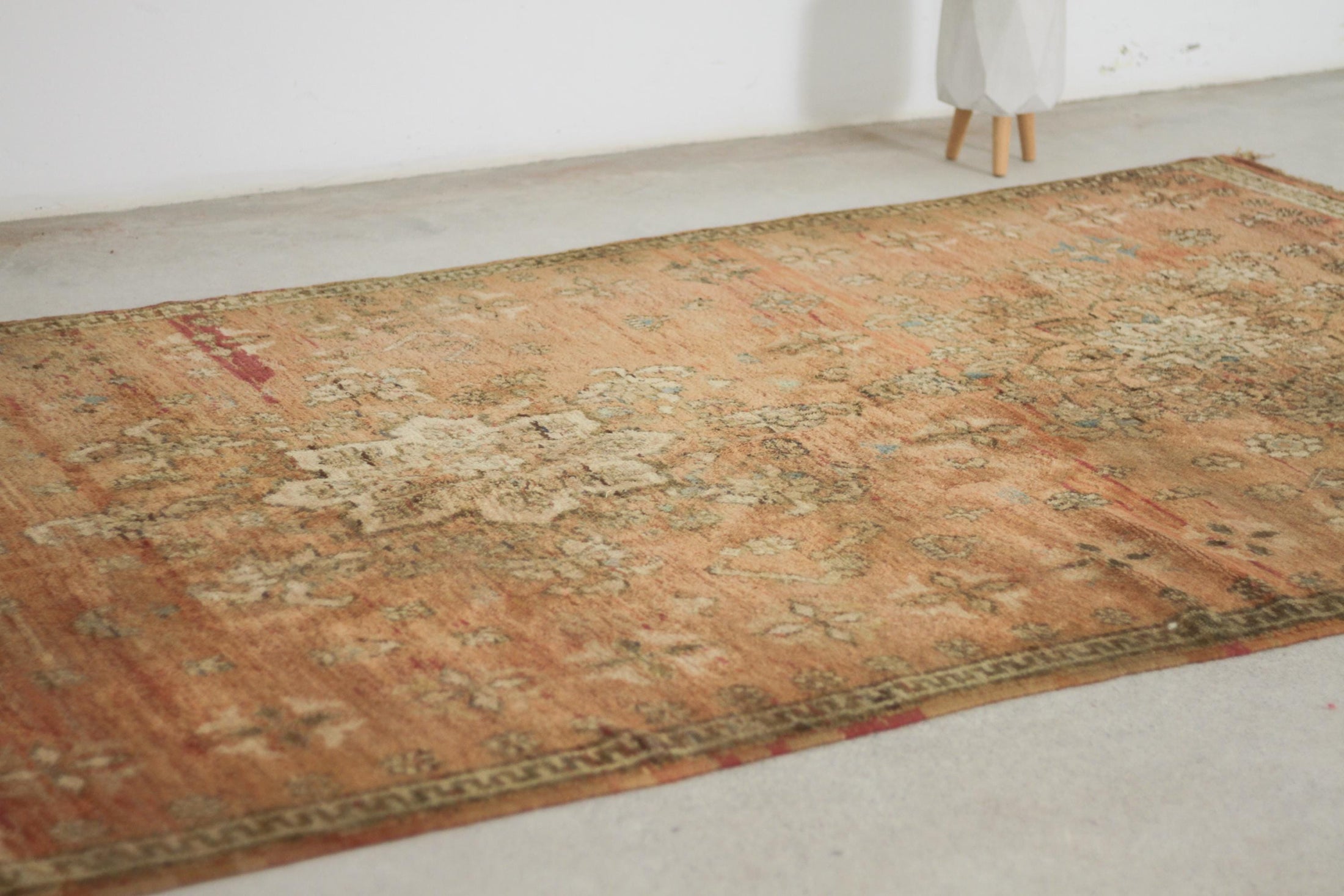 Vintage Moroccan Rug – Handmade Wool Berber rug, 5.5x13 ft – Peach beni mguild rug