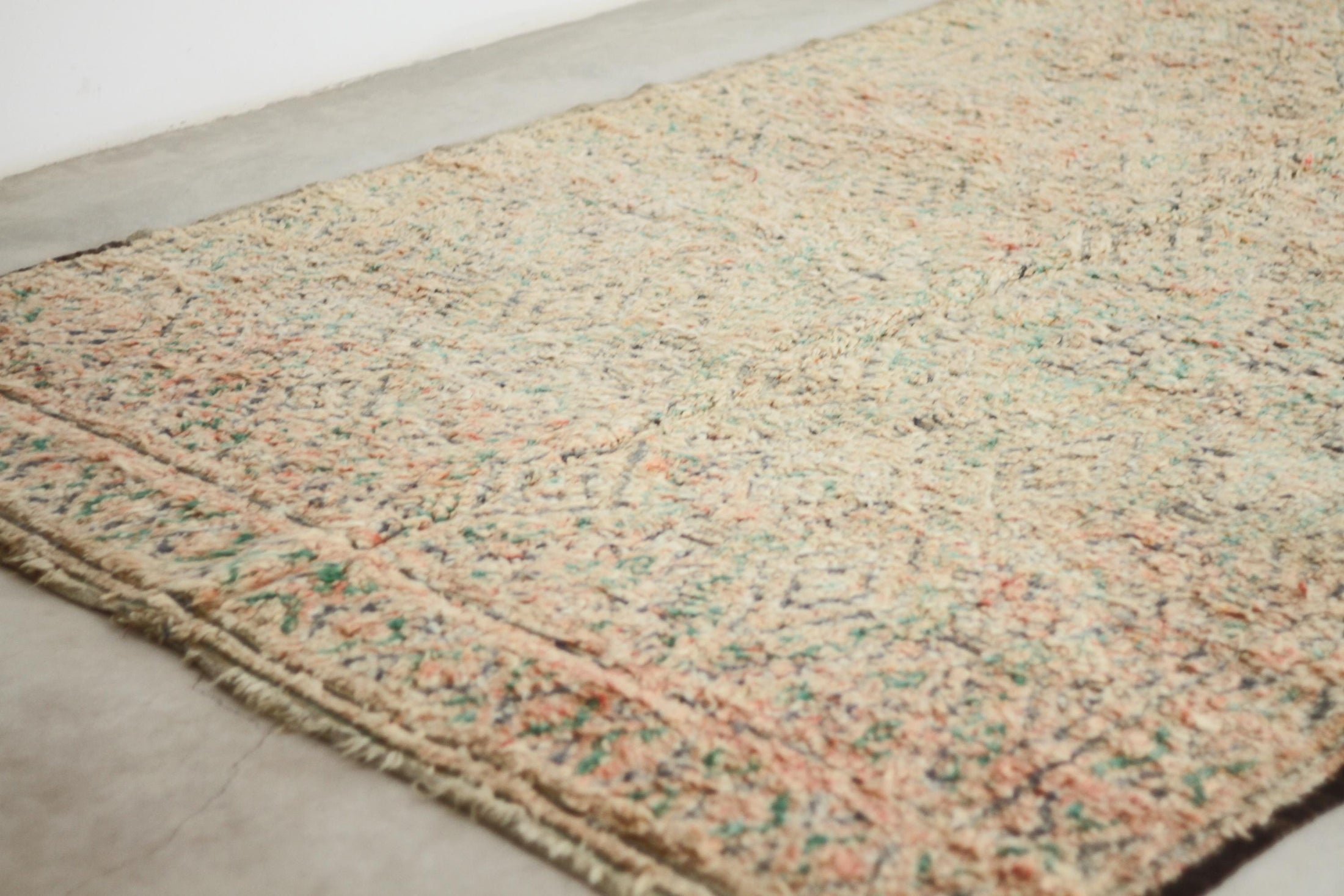 Vintage Moroccan Rug – Handmade Wool Berber rug, 7x11 ft – Gray beni mguild rug