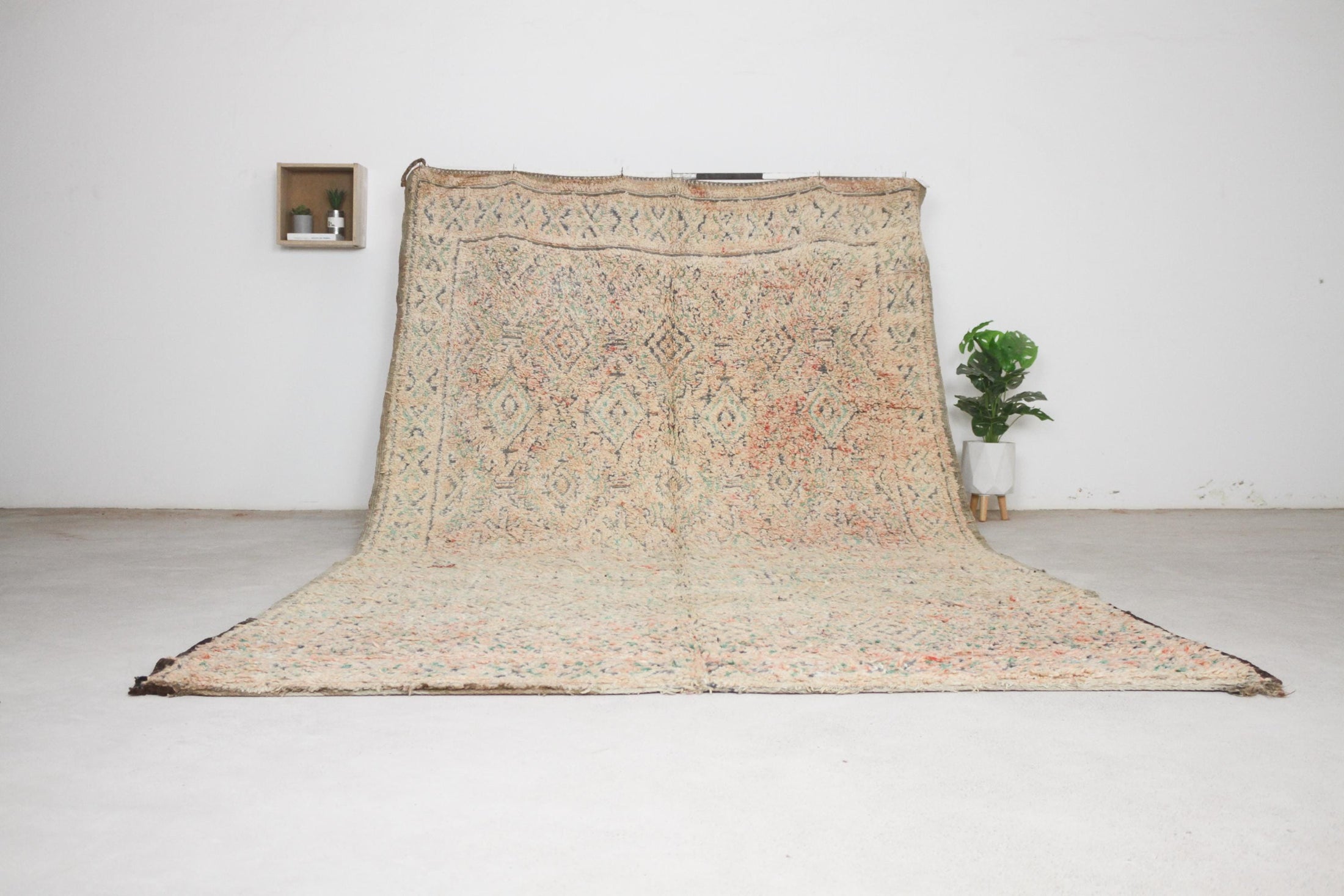 Vintage Moroccan Rug – Handmade Wool Berber rug, 7x11 ft – Gray beni mguild rug