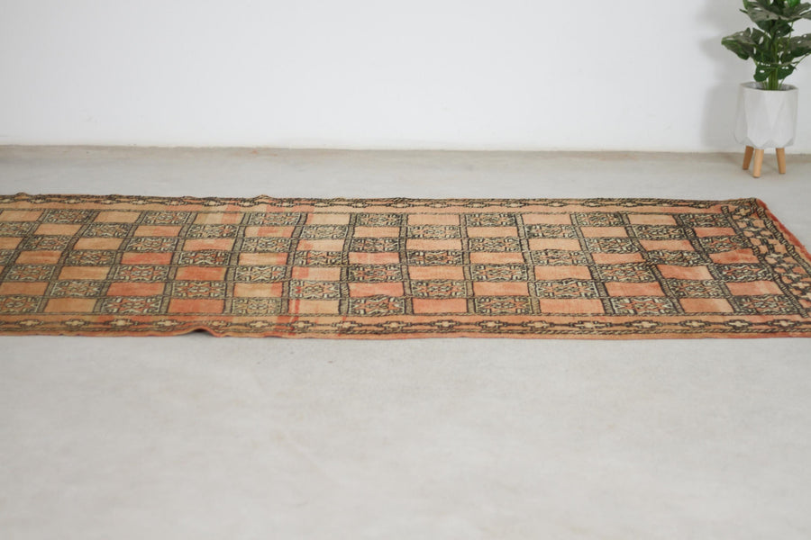 Vintage Peach Moroccan Rug, 5'2" x 9'5" – No. 238