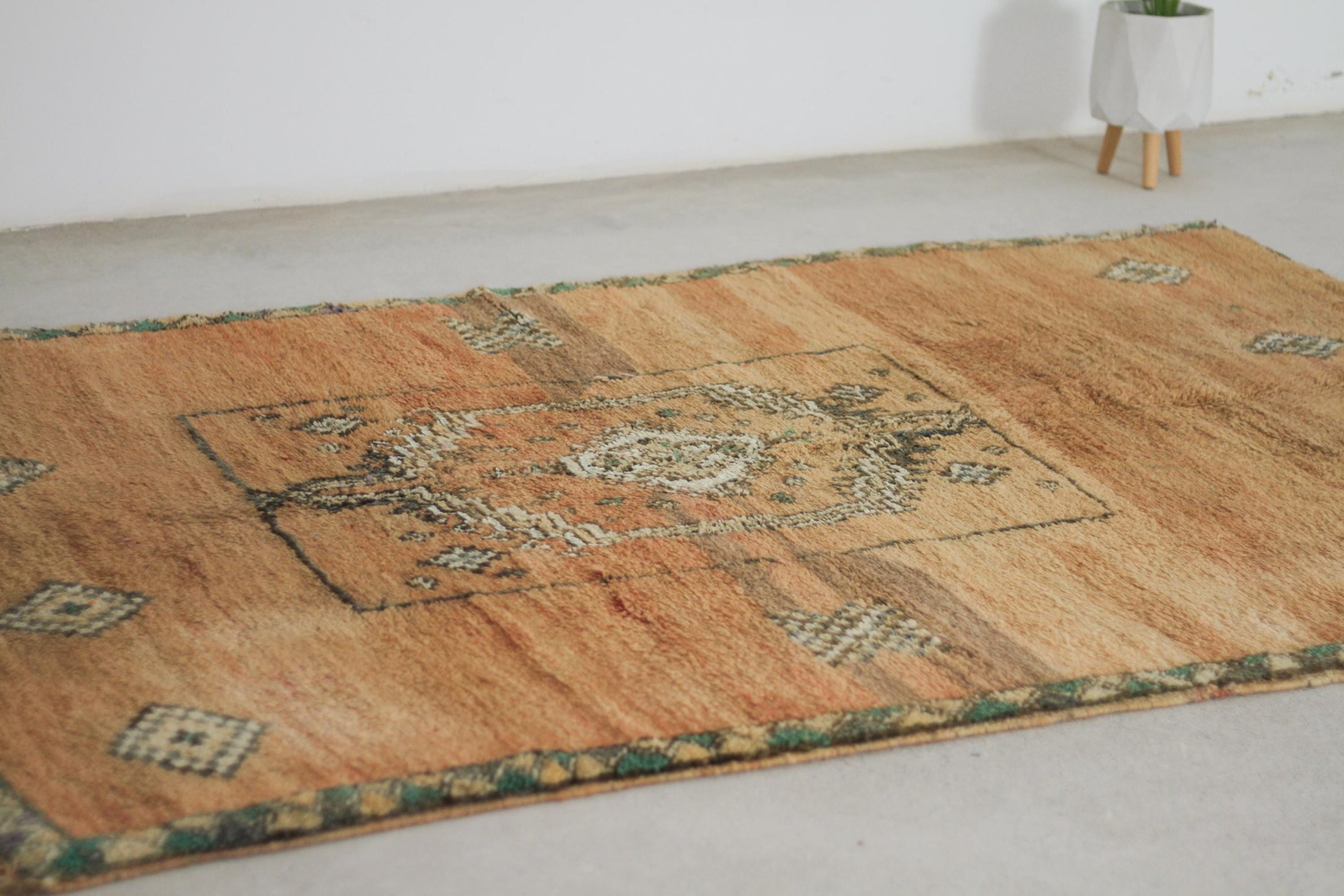 Vintage Moroccan Rug – Handmade Wool Berber rug, 6x8 ft – Brown beni mguild rug