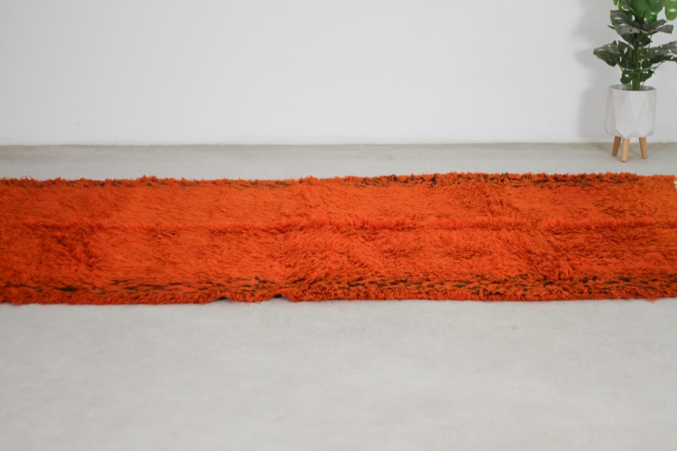 Vintage Moroccan Rug – Handmade Wool Berber rug, 5.5x10 ft – Orange beni mguild rug