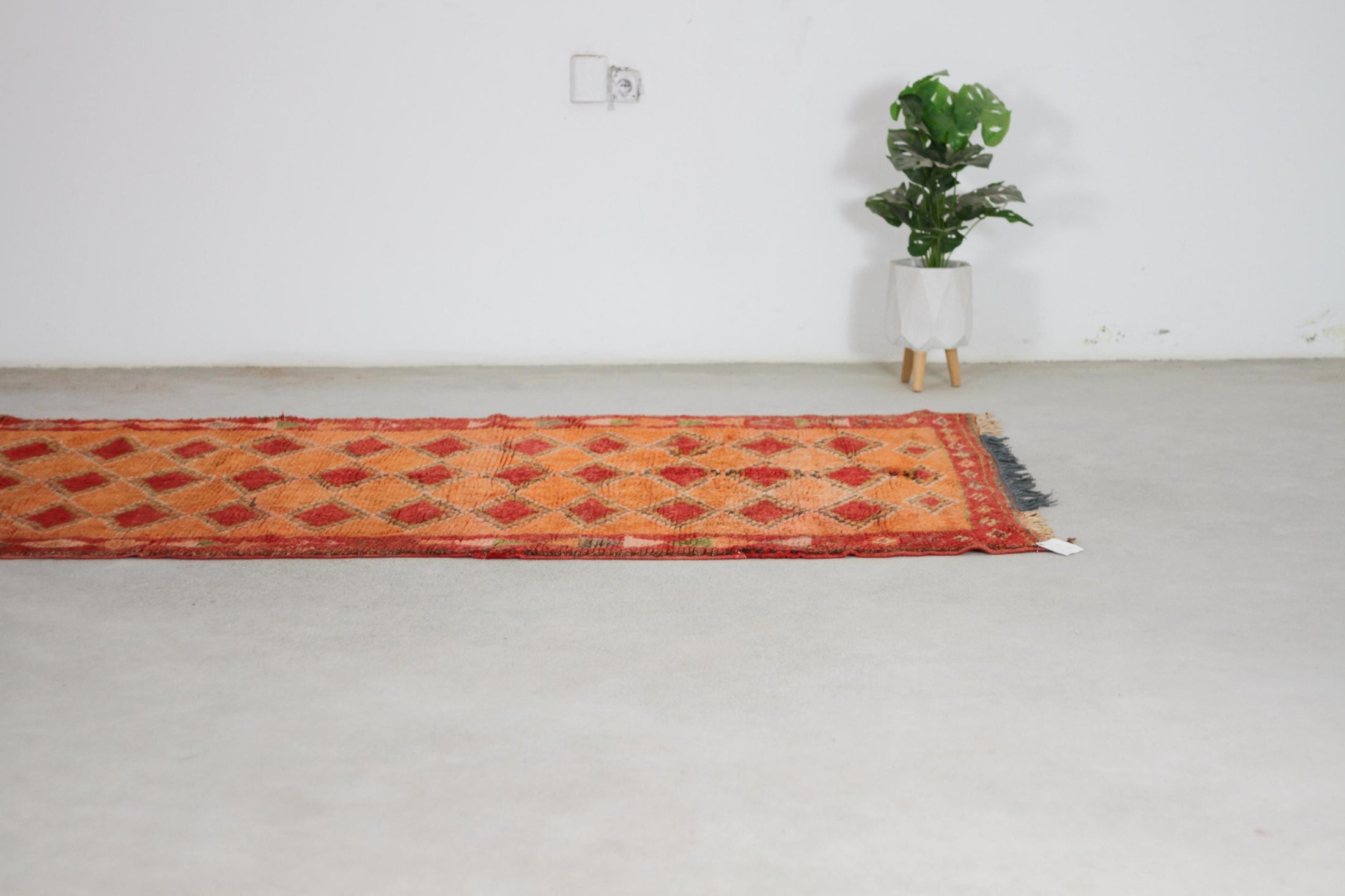 Vintage Moroccan Rug – Handmade Wool Berber rug, 5x11 ft – Orange beni mguild rug