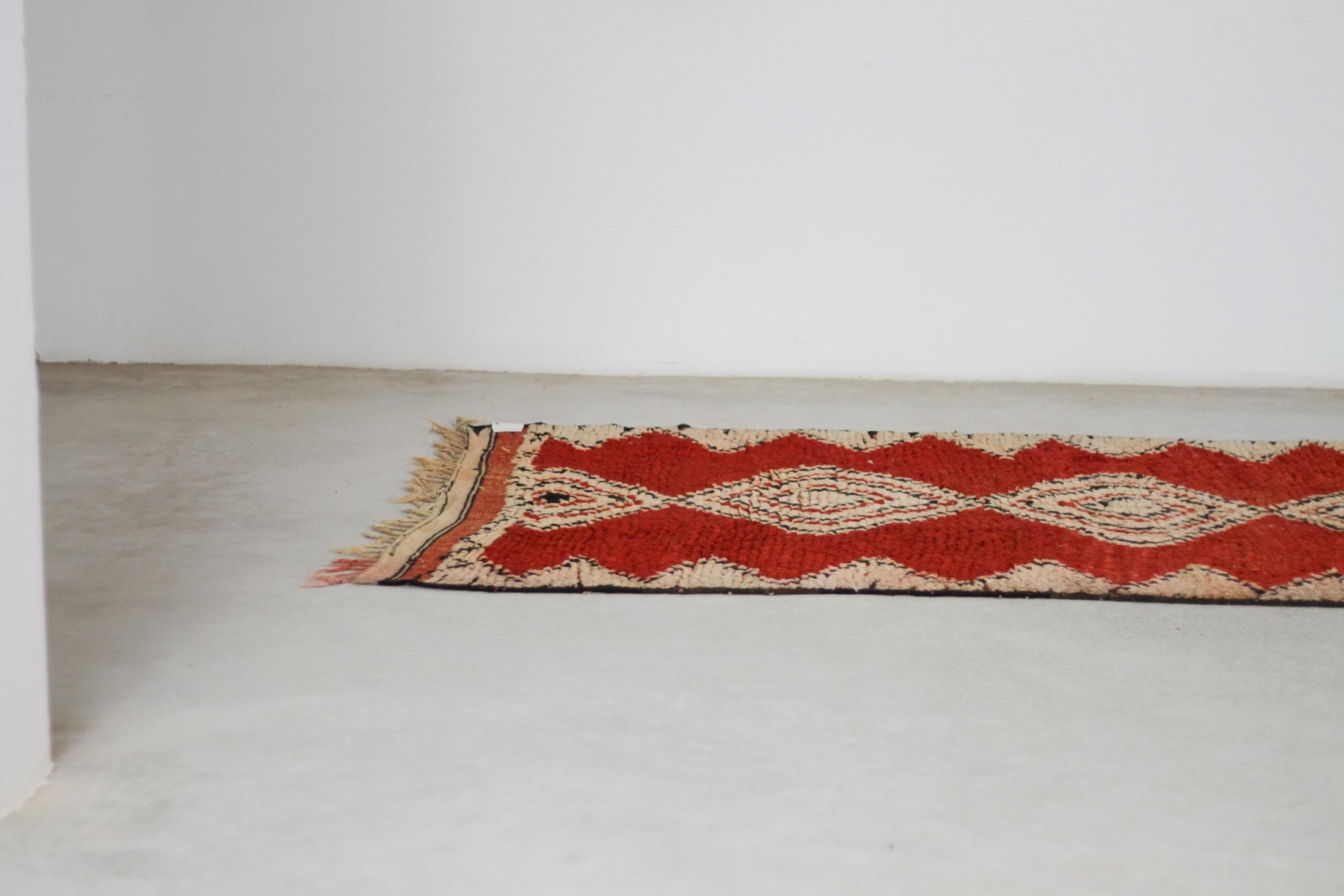 Vintage Moroccan Rug – Handmade Wool Berber rug, 5x11 ft – Red beni mguild rug