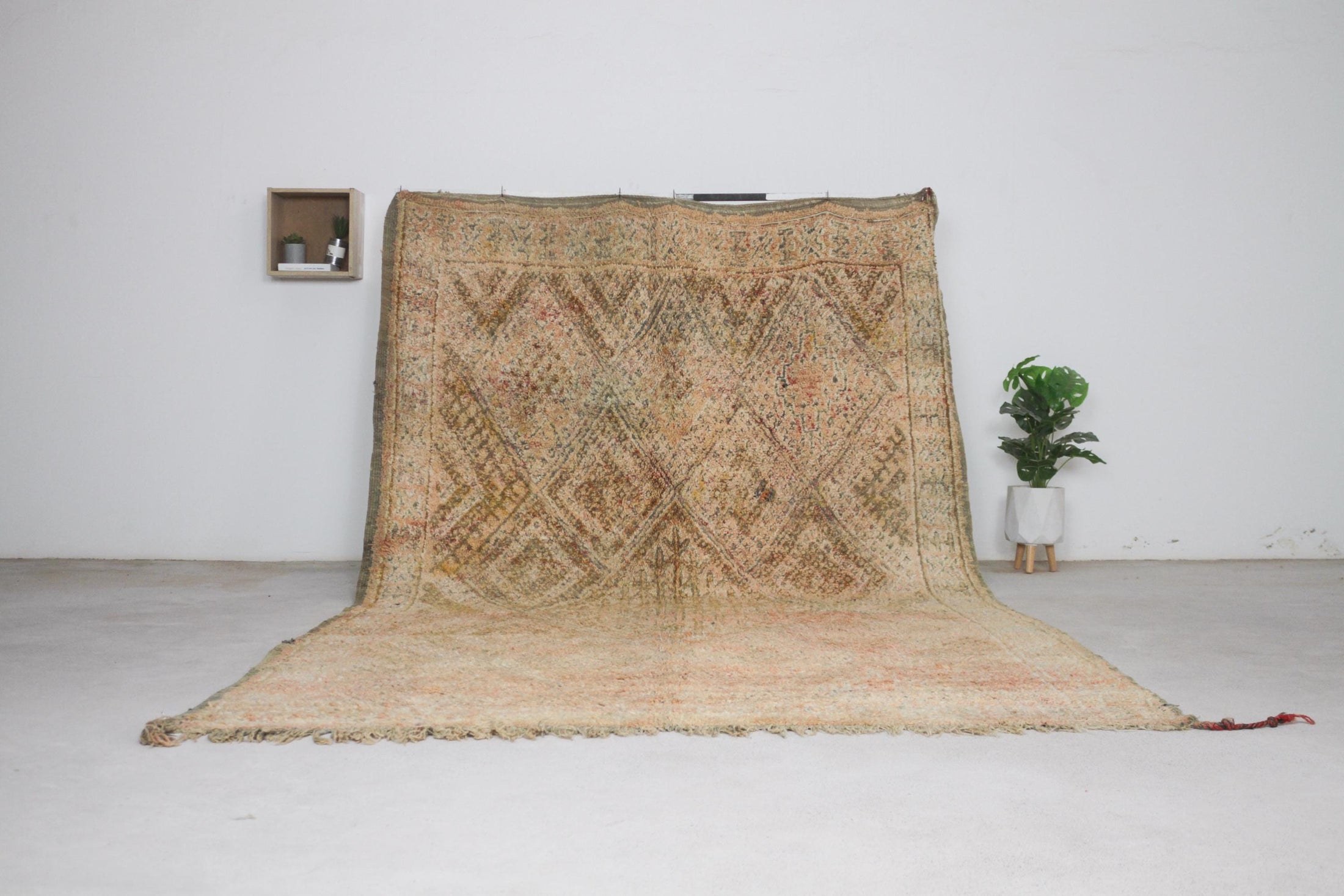 Vintage Moroccan Rug – Handmade Wool Berber rug, 6x11 ft – Peach beni mguild rug