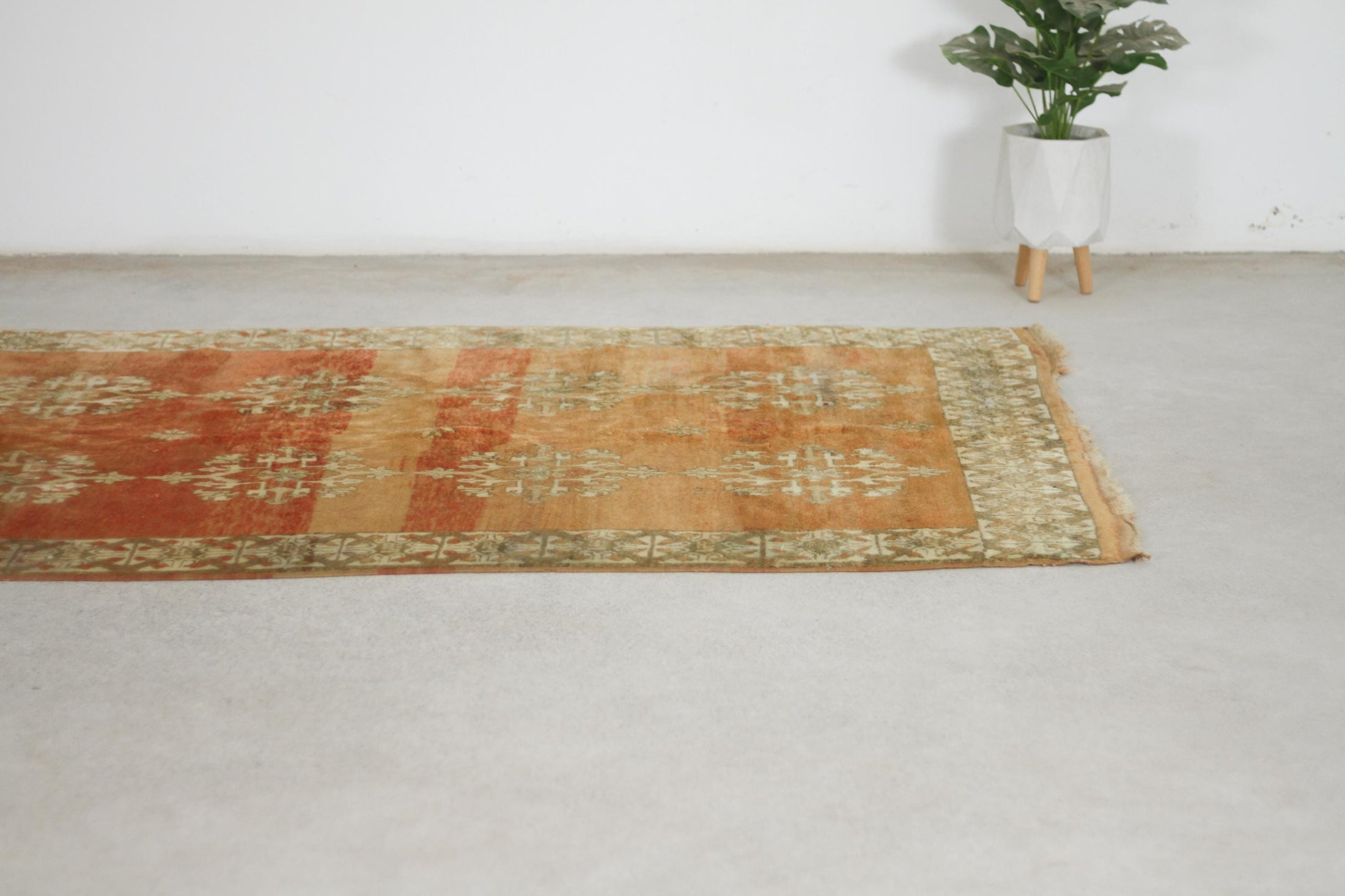 Vintage Moroccan Rug – Handmade Wool Berber rug, 5x10 ft – Red beni mguild rug