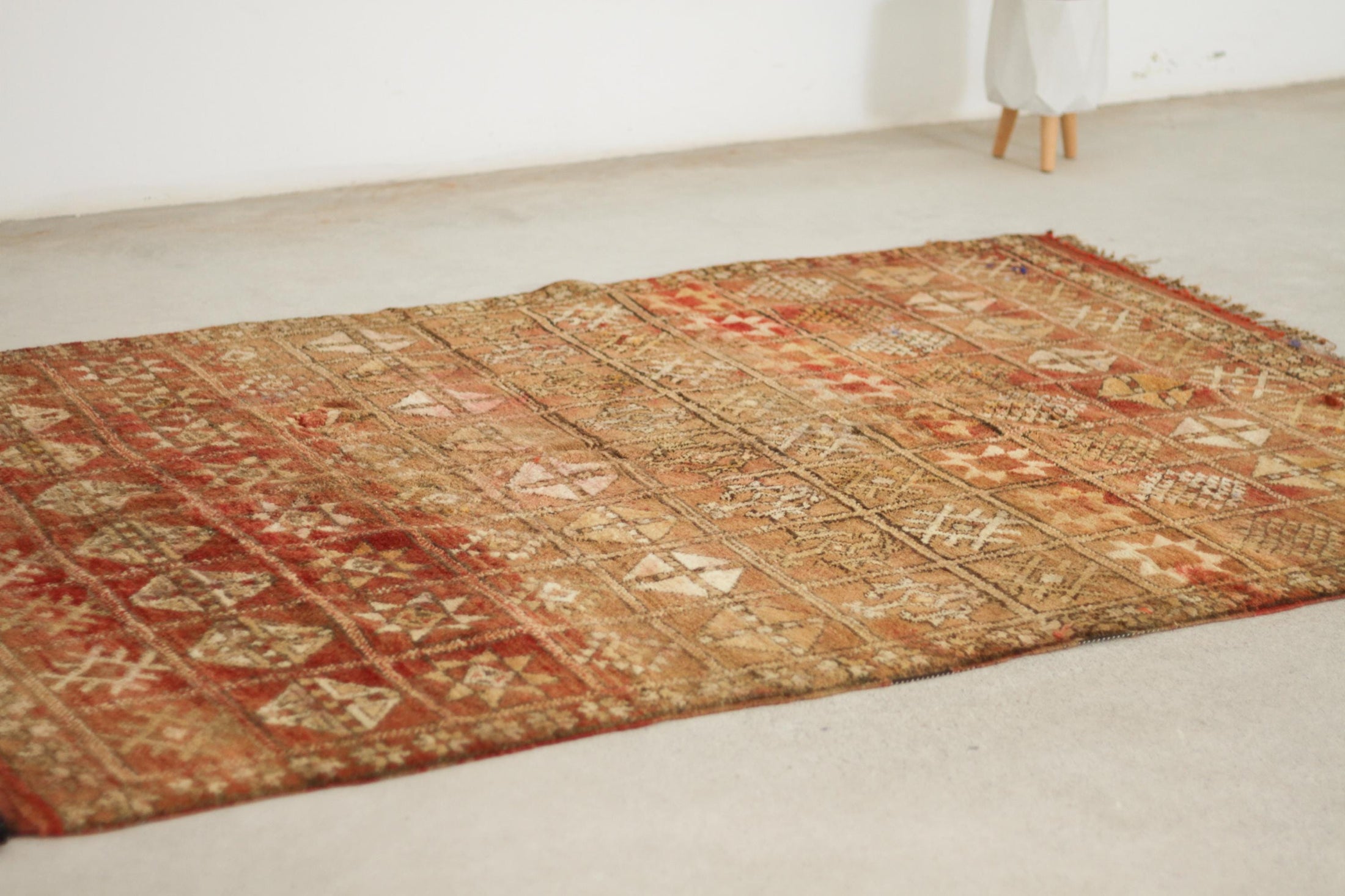 Vintage Moroccan Rug – Handmade Wool Berber rug, 5x7 ft – Brown beni mguild rug